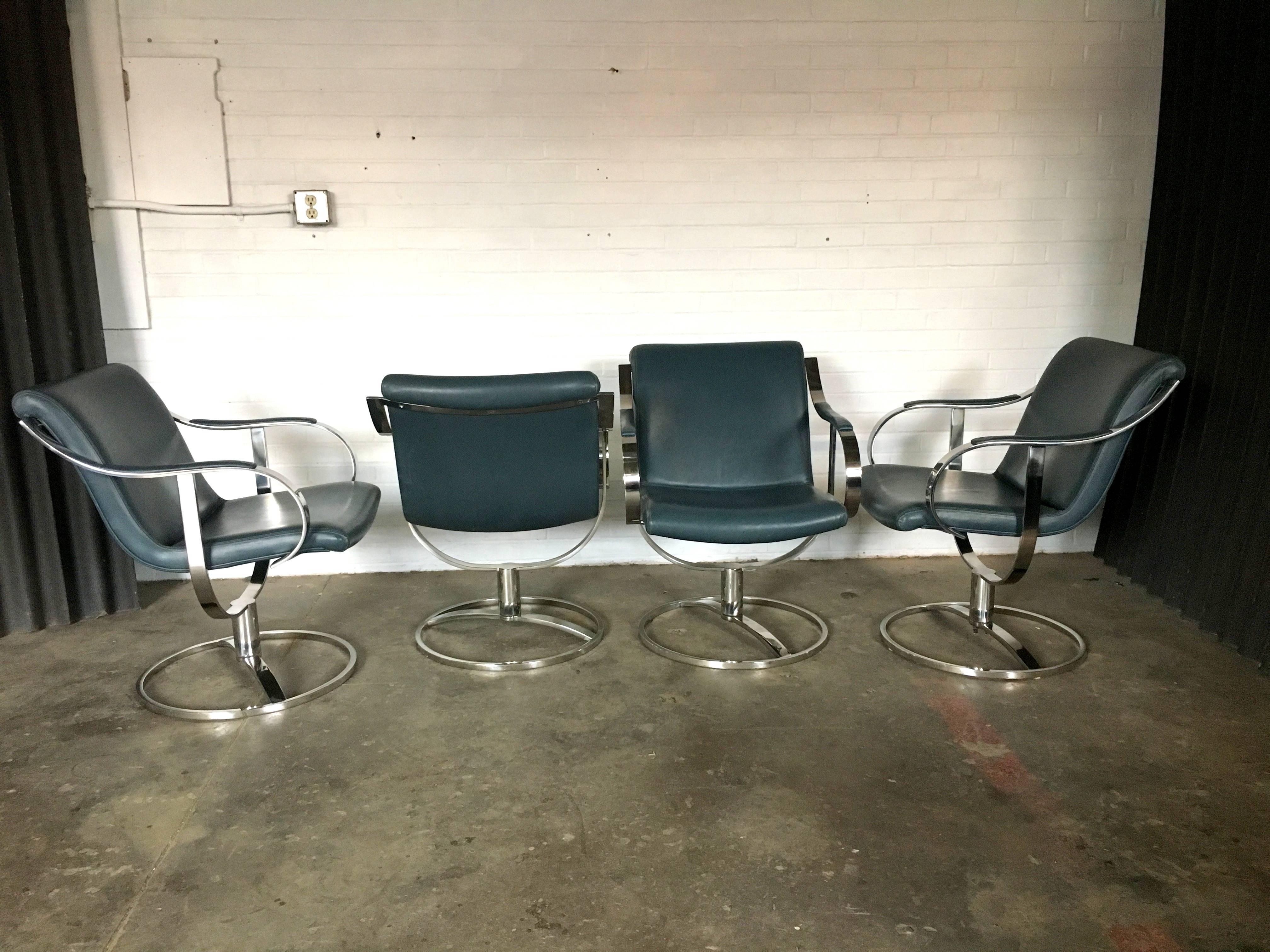 Grouping of Four, Gardner Leaver for Steelcase Swivel Lounge Chairs In Good Condition In Southampton, NJ