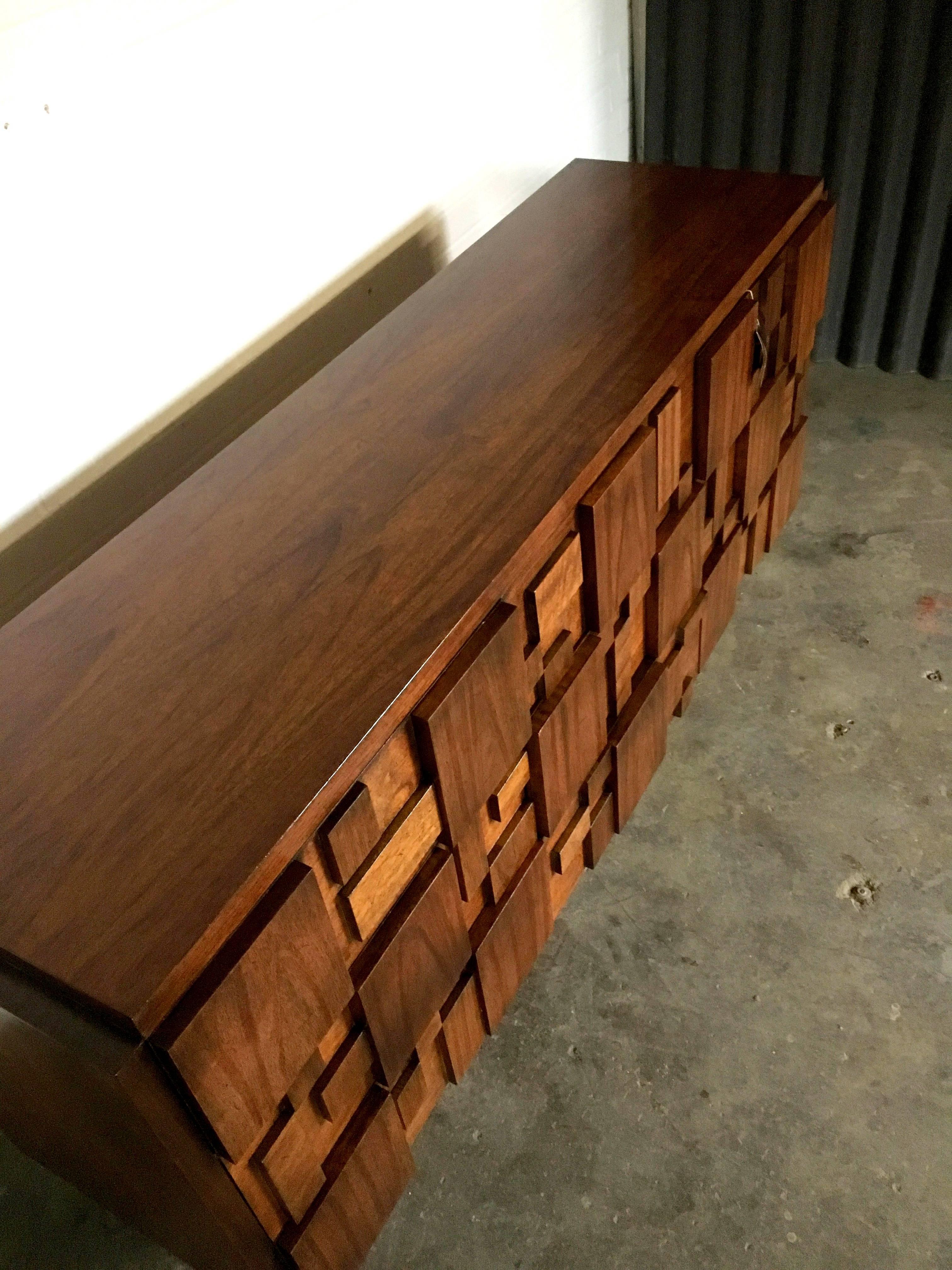 Brutalist Style Nine Drawer Dresser/Console by Lane Altavista In Excellent Condition In Southampton, NJ