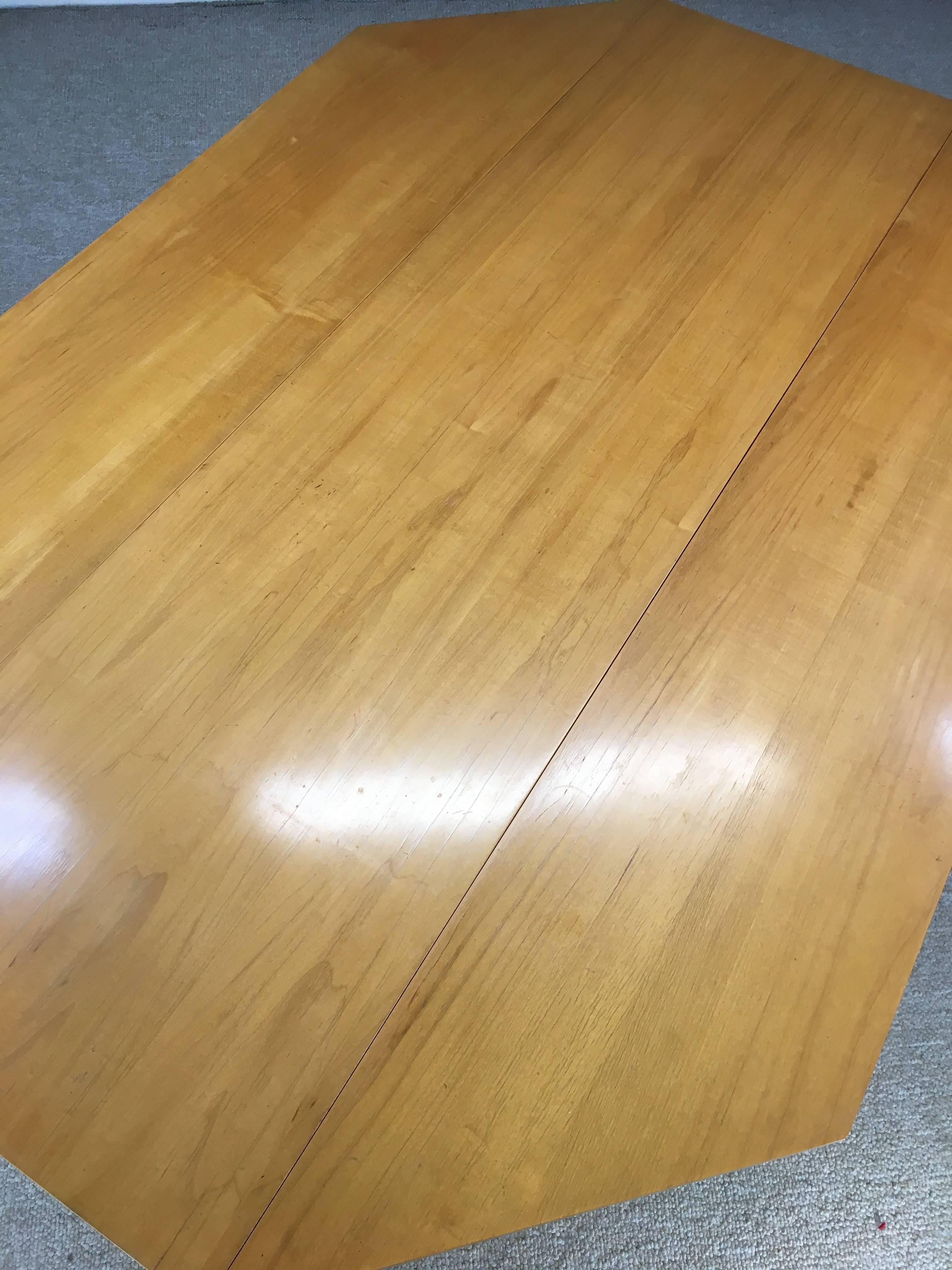 Paul McCobb Octagonal Drop-Leaf Maple Dining Table In Excellent Condition In Southampton, NJ