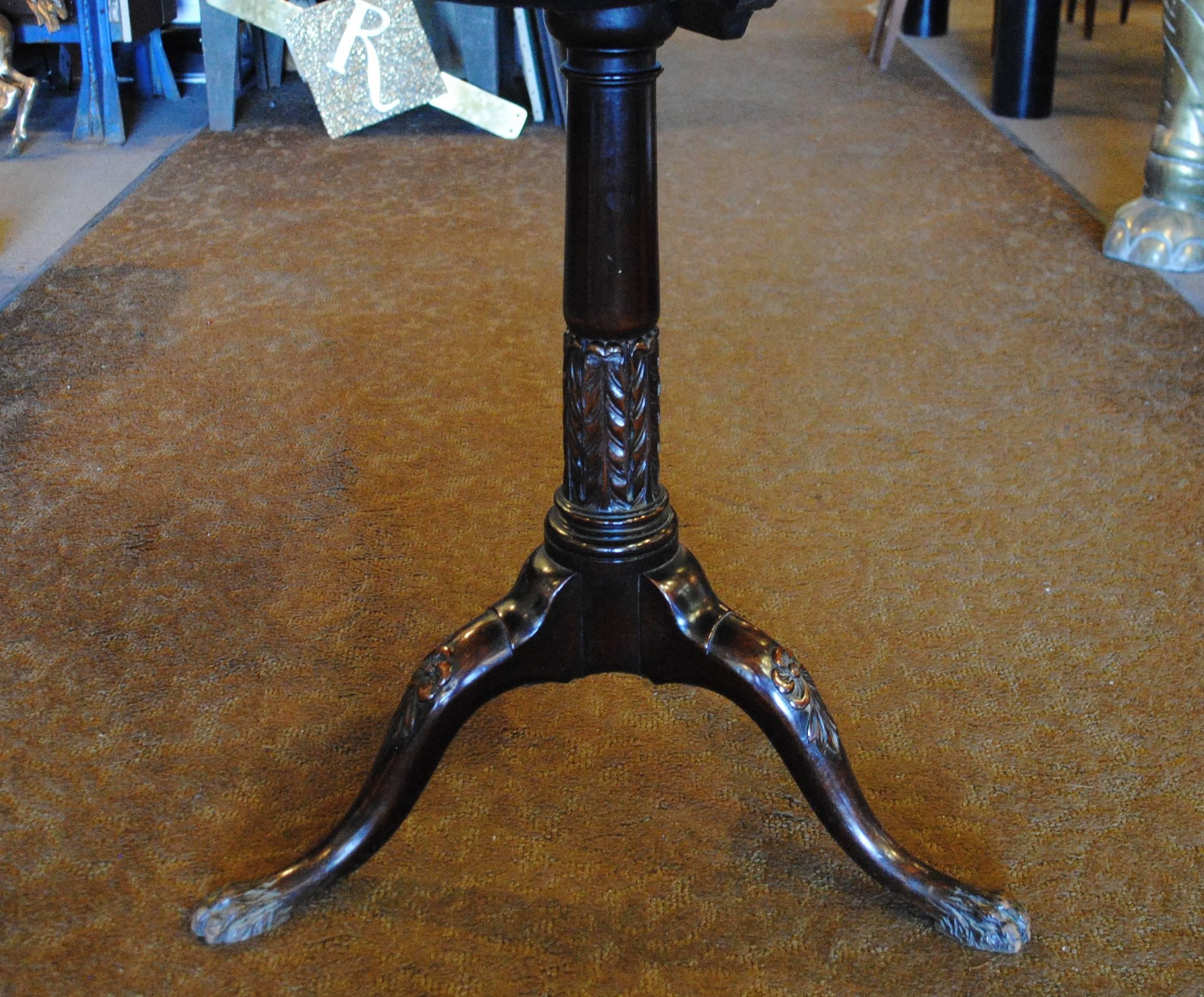 Chippendale Style Mahogany Tilt-Top Pie Crust Table For Sale 3