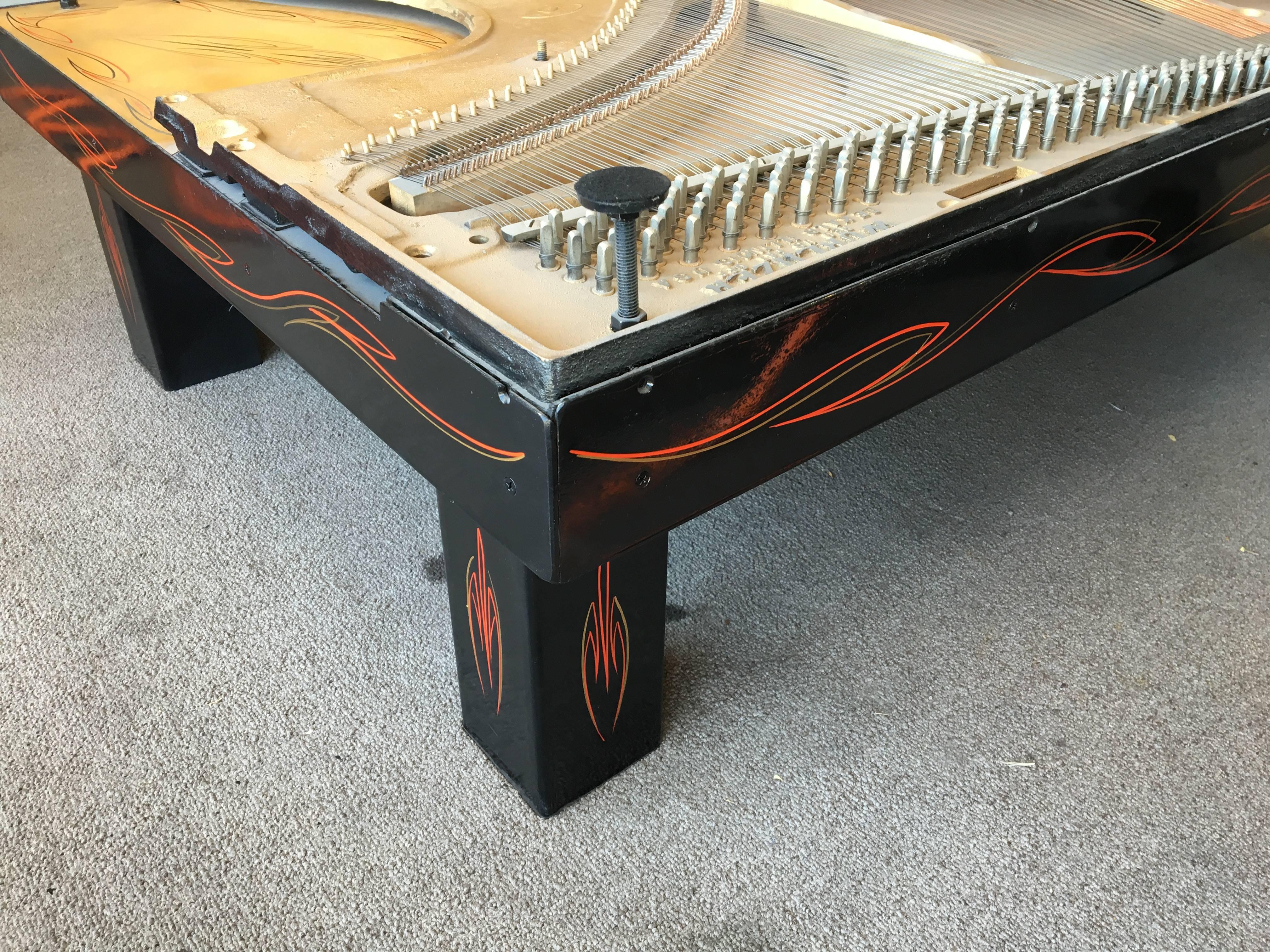Piano Harp Coffee Table In Excellent Condition For Sale In LAS VEGAS, NV