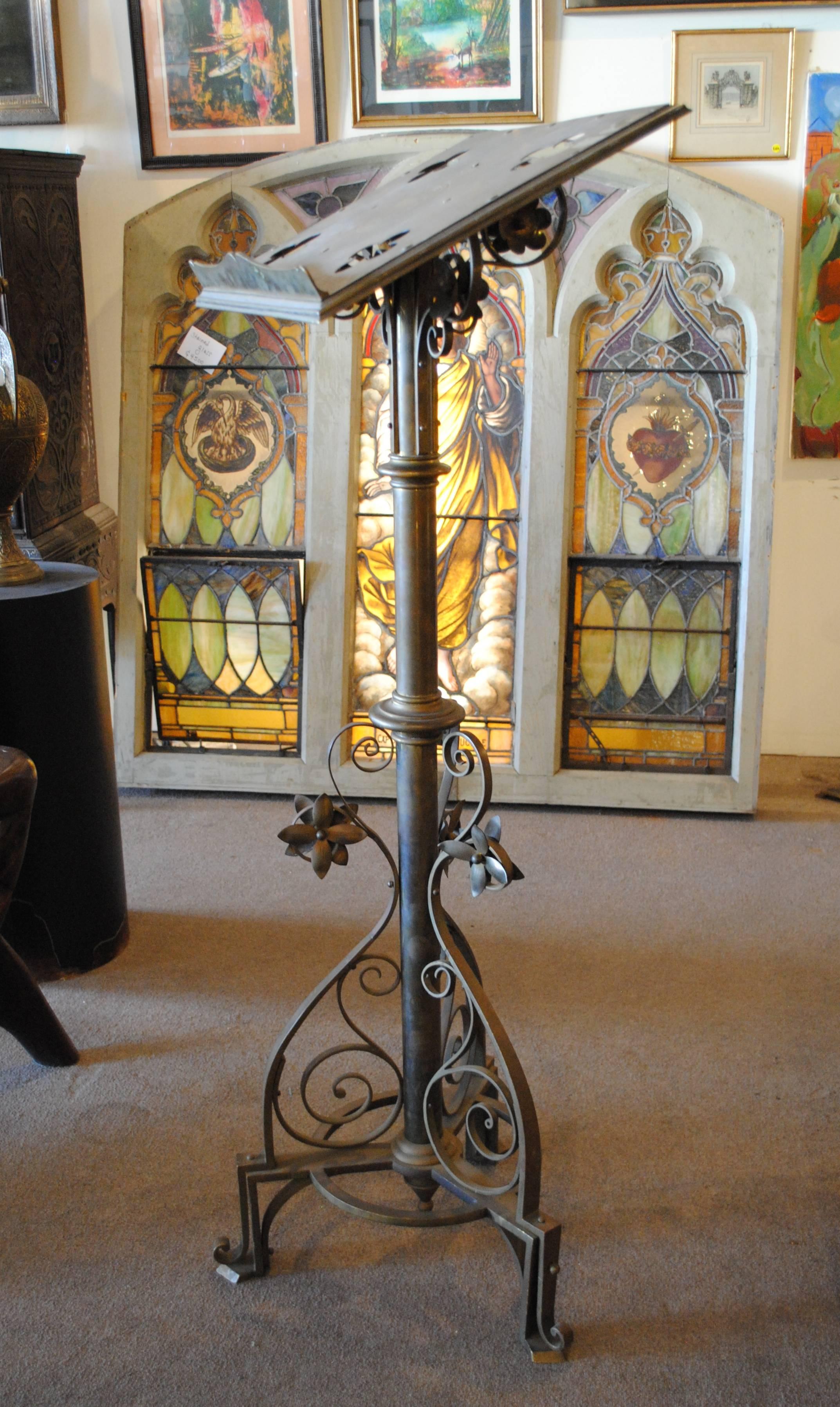 Jones & Willis Brass Religious Lectern or Music Stand In Good Condition For Sale In LAS VEGAS, NV