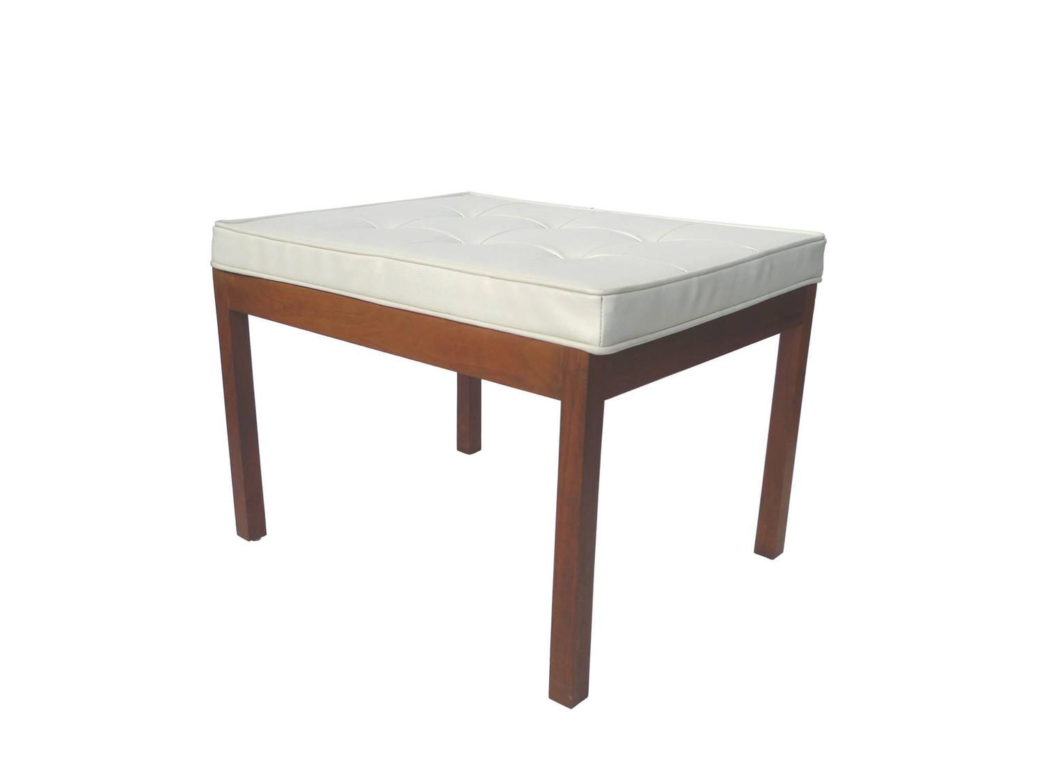 1960s White Vinyl Tufted Bench by Hibriten Chair Co. For Sale at 1stdibs