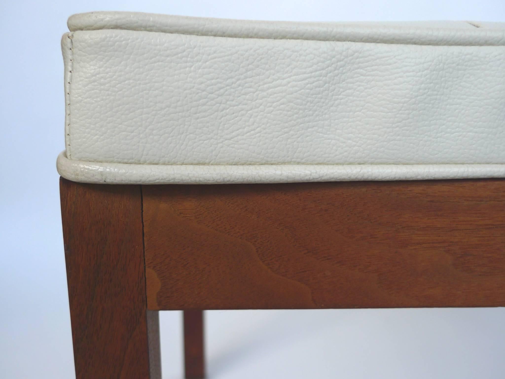 1960s White Vinyl Tufted Bench by Hibriten Chair Co 1