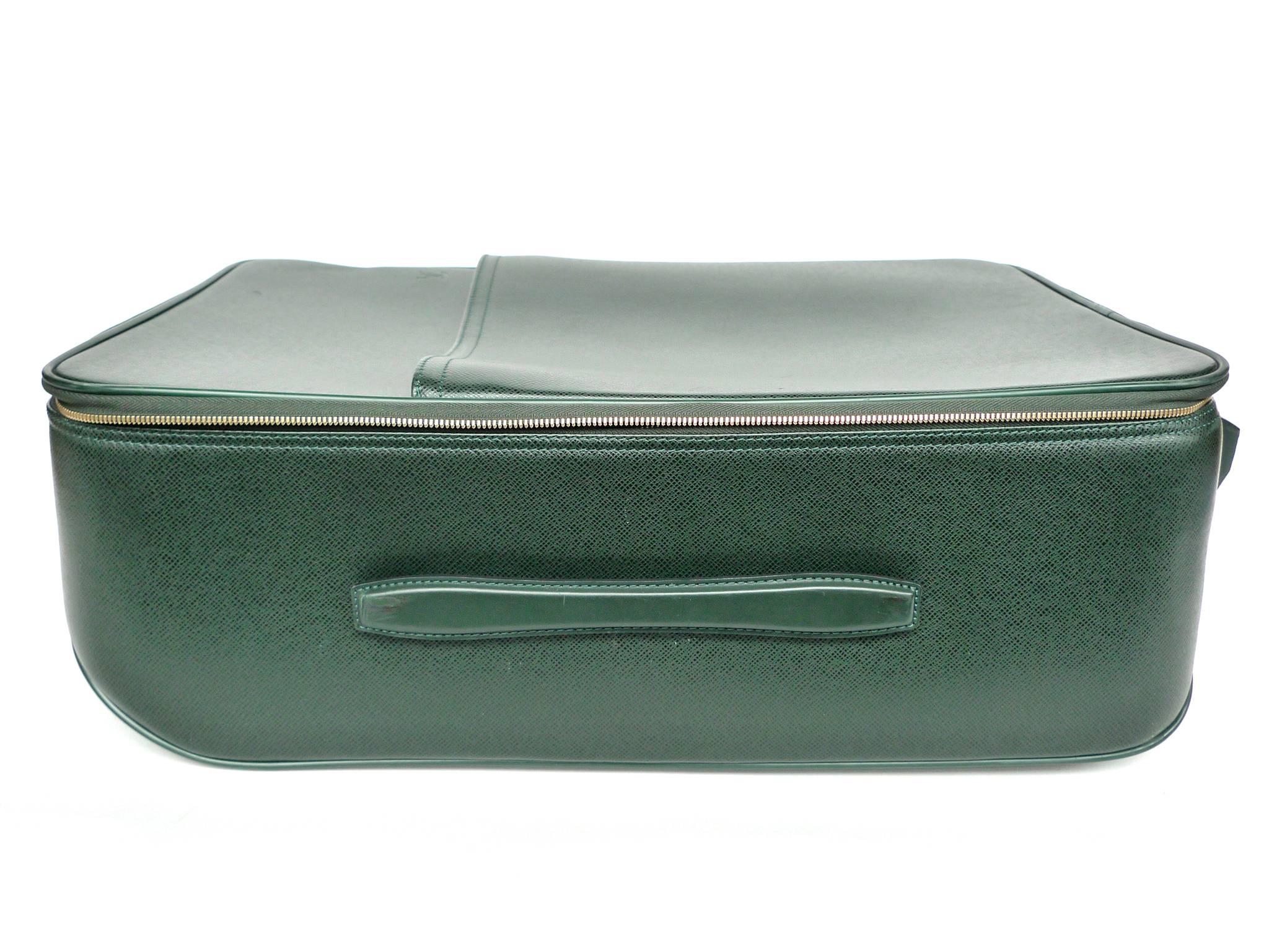 Louis Vuitton Green Pégase 55 Taiga Leather Travel Suitcase In Good Condition In New York, NY