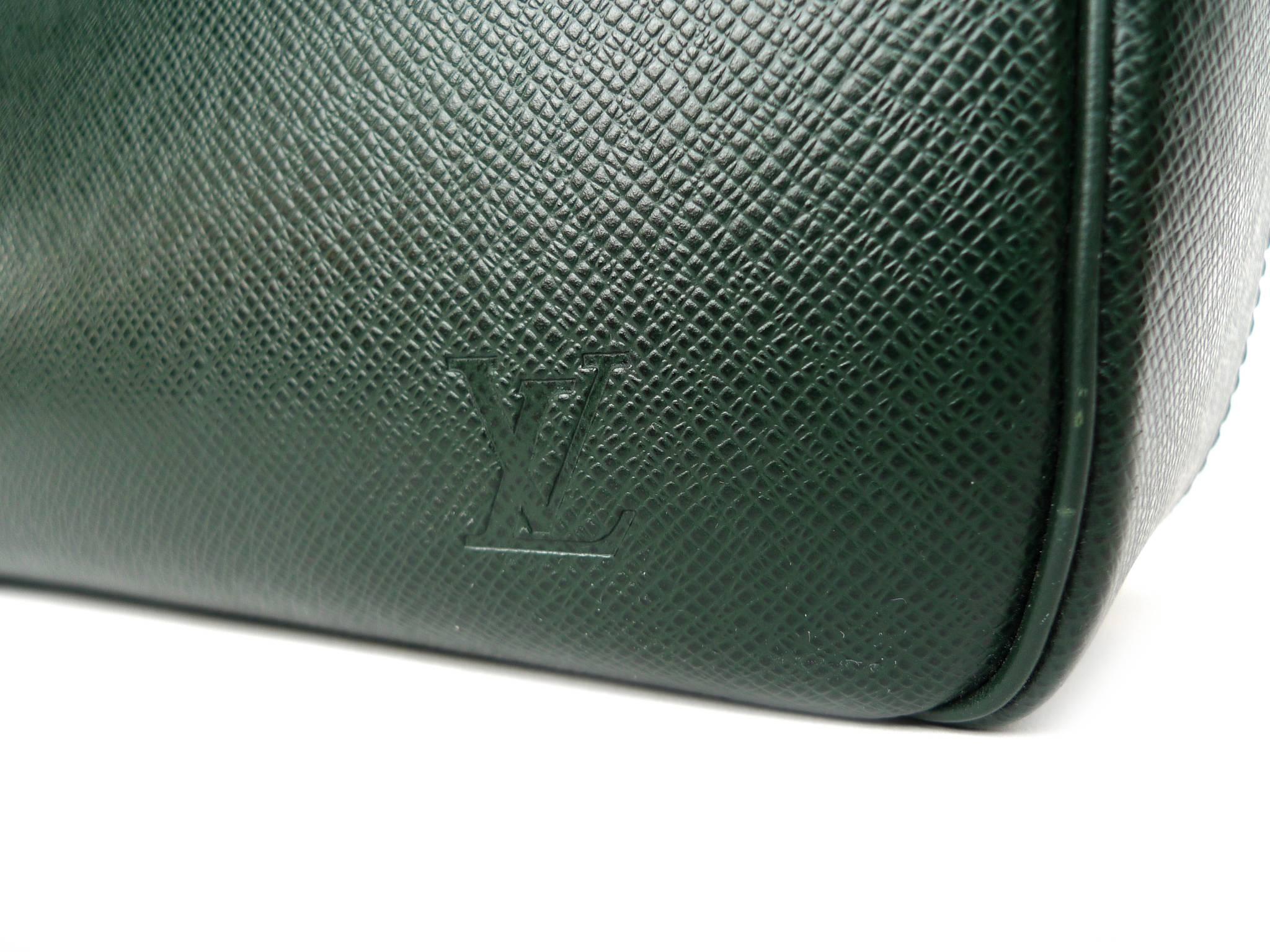 Louis Vuitton Hunter Green Taiga Leather Helanga Travel Bag 2