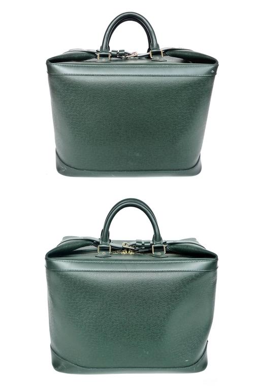 Sell Louis Vuitton Taiga Stanislav Weekender Bag - Black