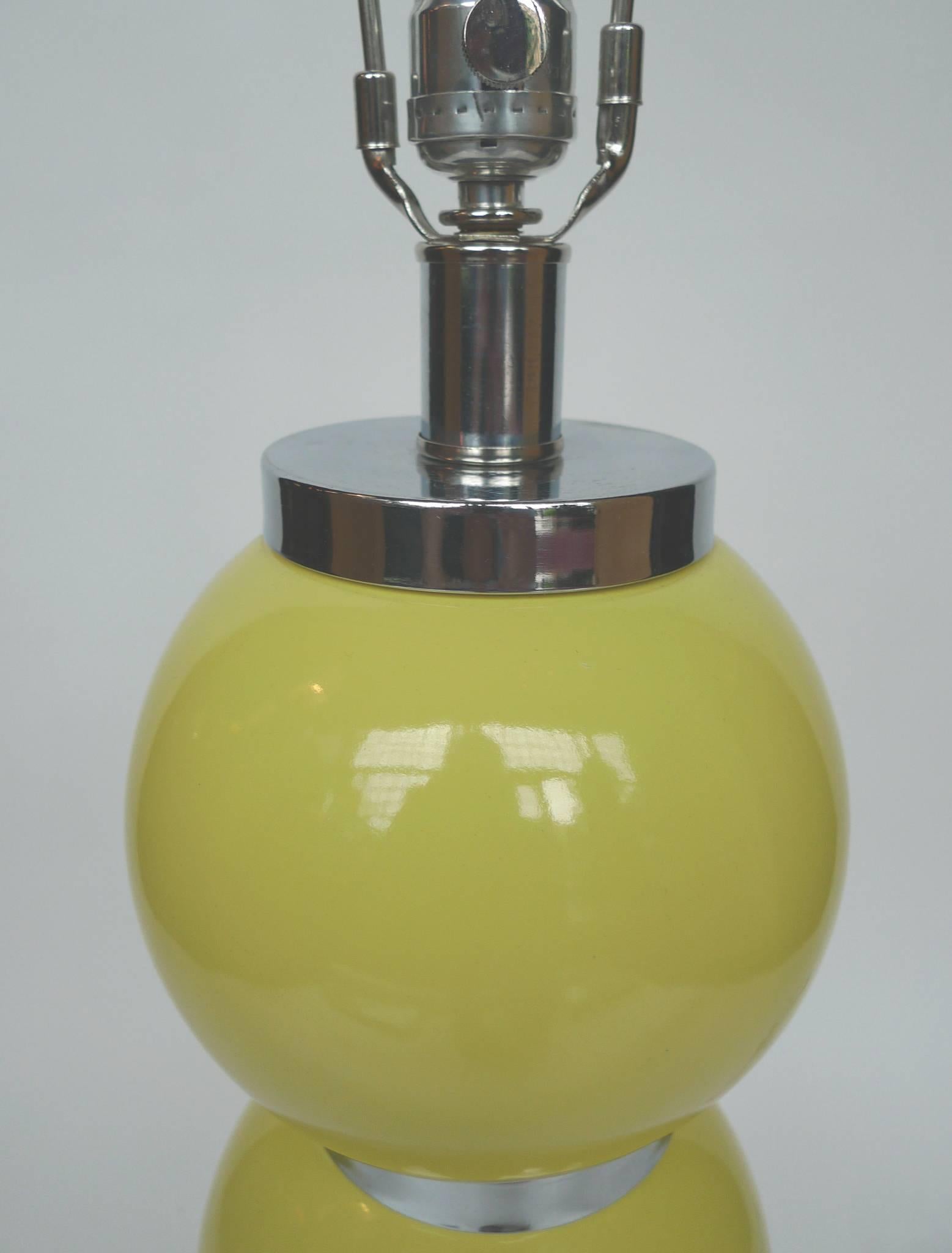 Modern Pair of 1960s Yellow Stacked Ball Lamps in the Style of George Kovacs