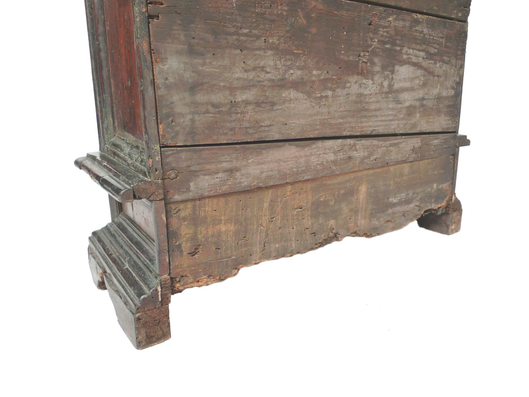 Early 18th Century Italian Four-Drawer Cabinet with Bone Inlays 4