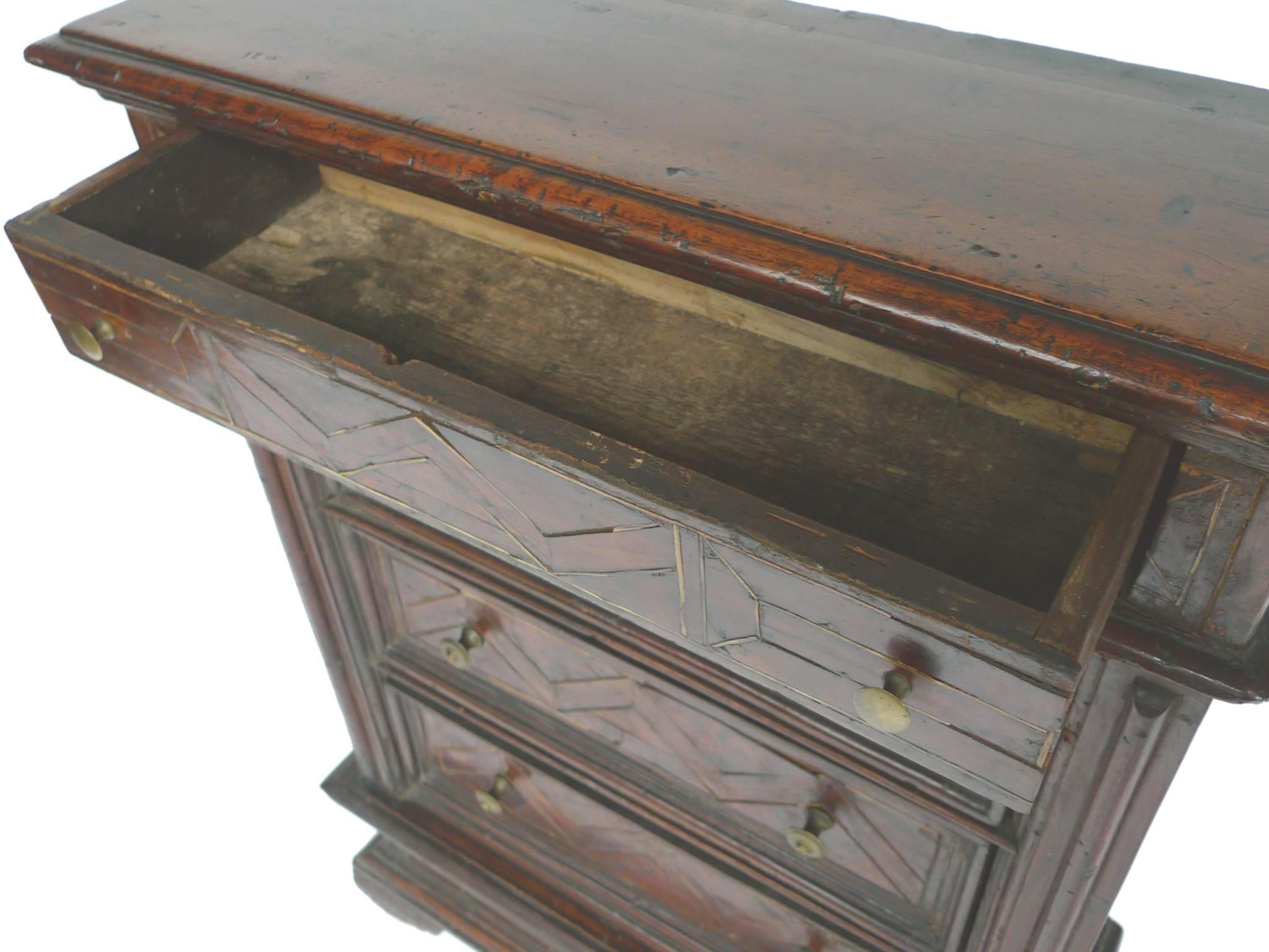 Early 18th Century Italian Four-Drawer Cabinet with Bone Inlays In Good Condition In New York, NY