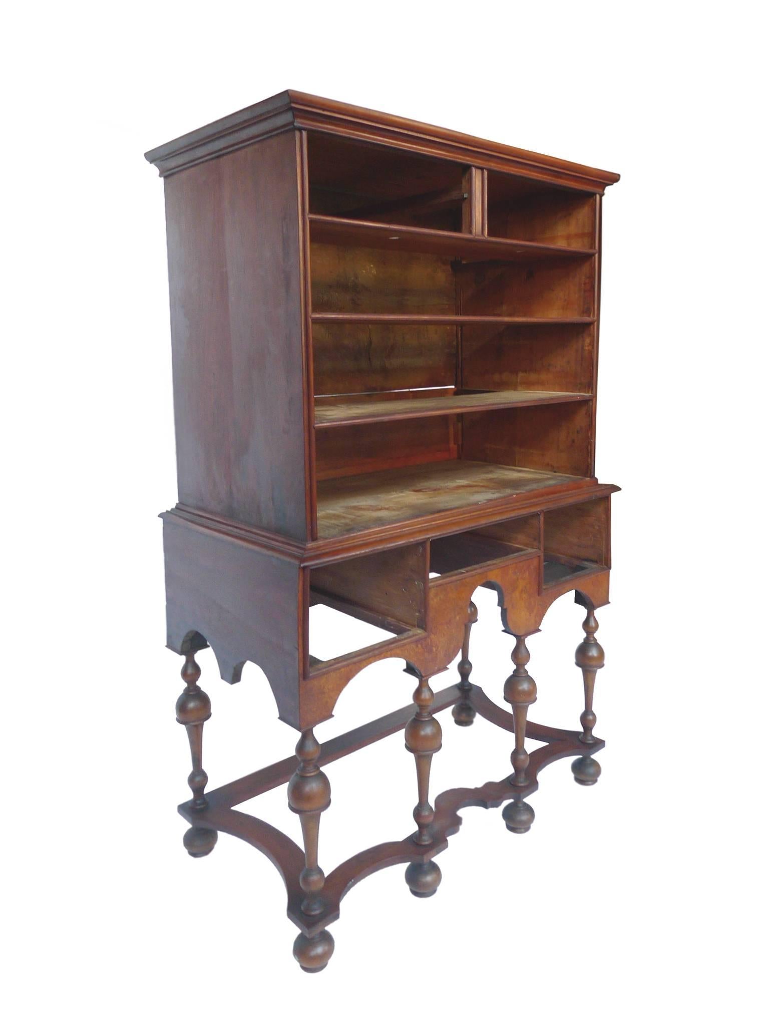 Late 17th Century William & Mary Highboy In Good Condition In New York, NY