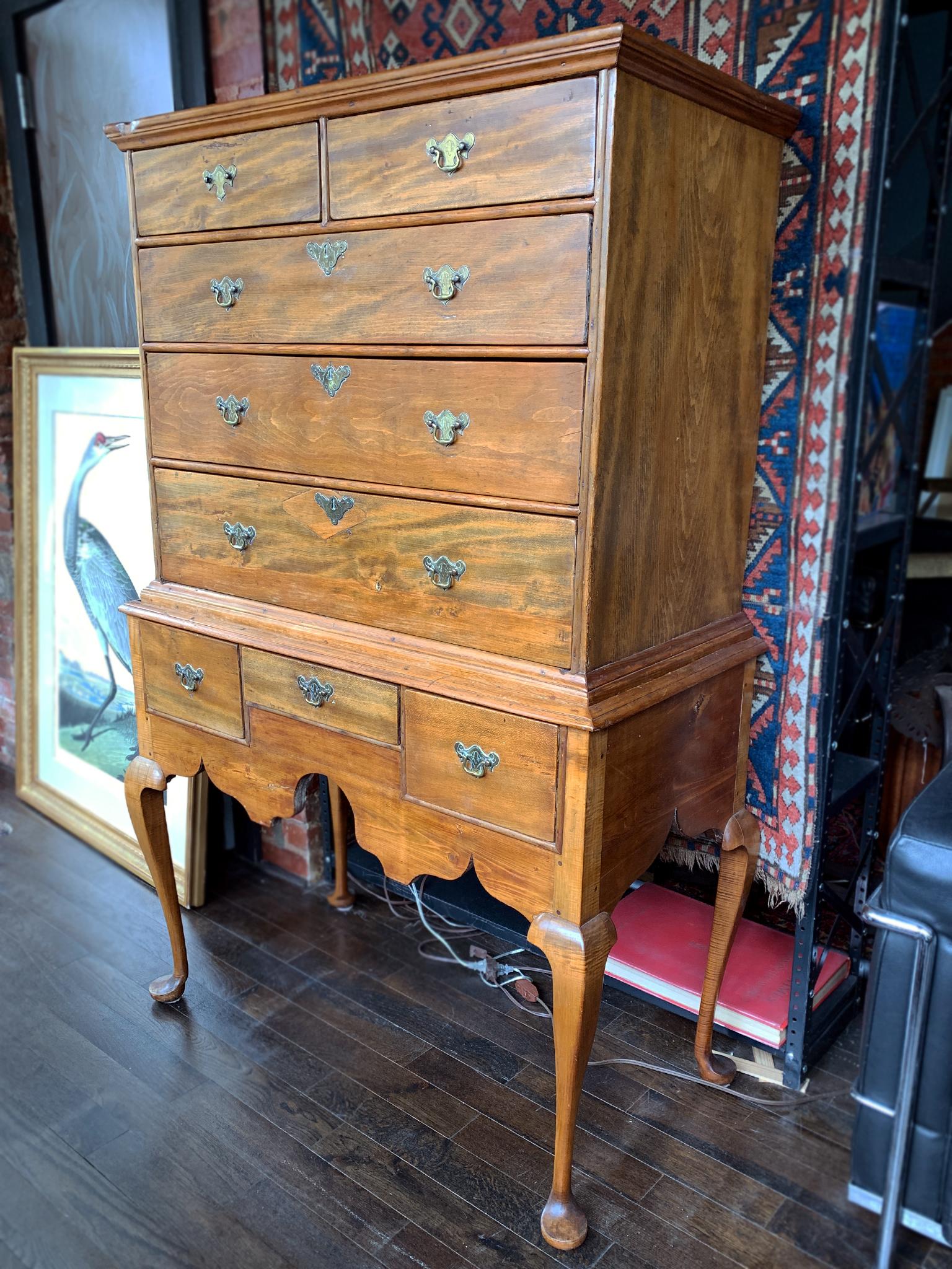 Mid-18th Century American Queen Anne Highboy In Good Condition In New York, NY