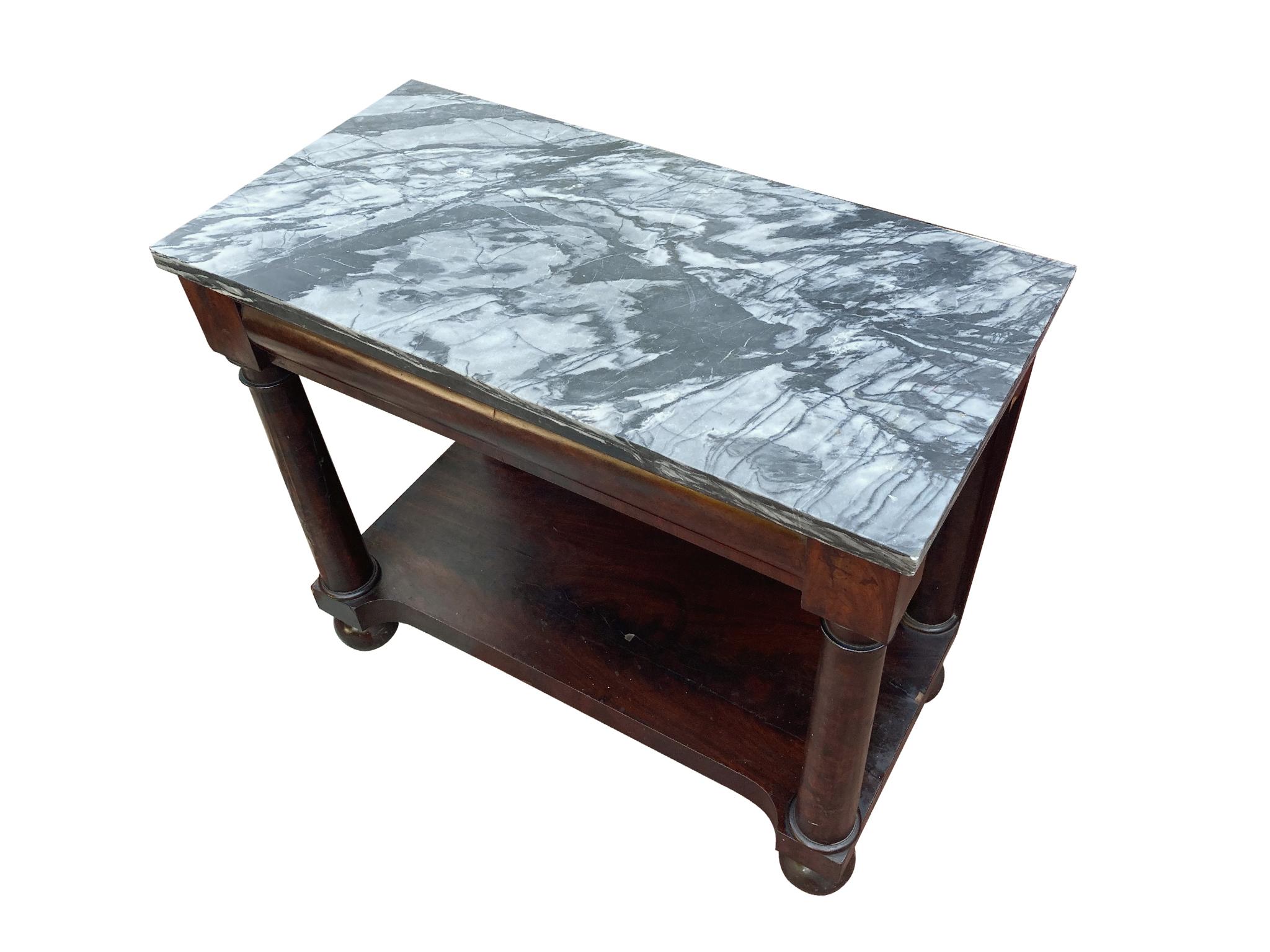 Early 19th Century Federal Marble-Top Pier Table In Good Condition In New York, NY