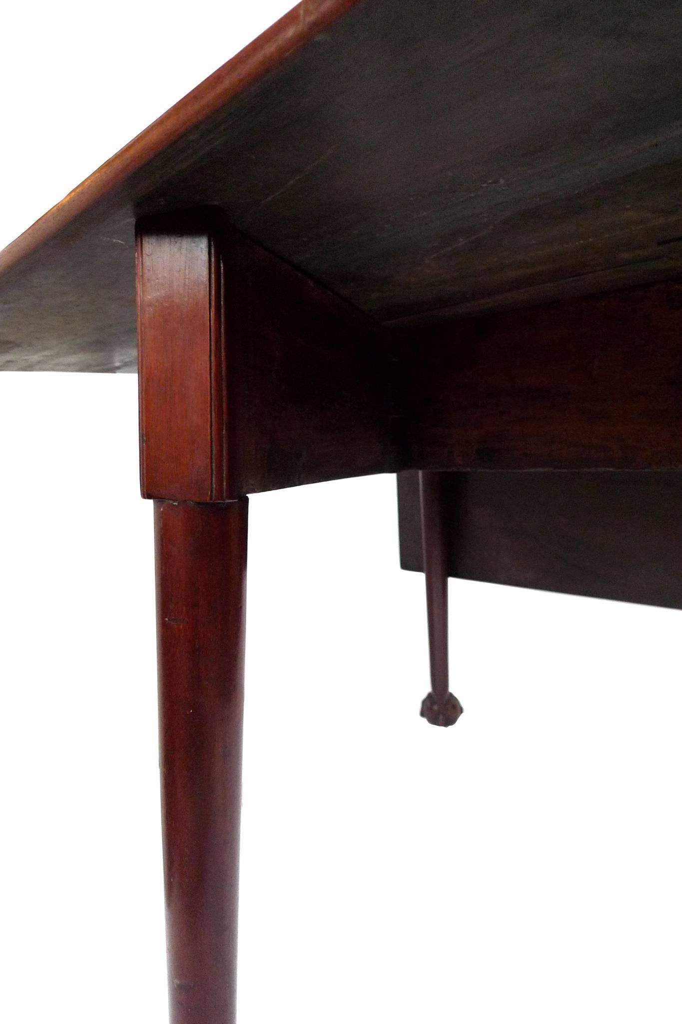 18th Century English Mahogany Chippendale Drop-Leaf Table 3