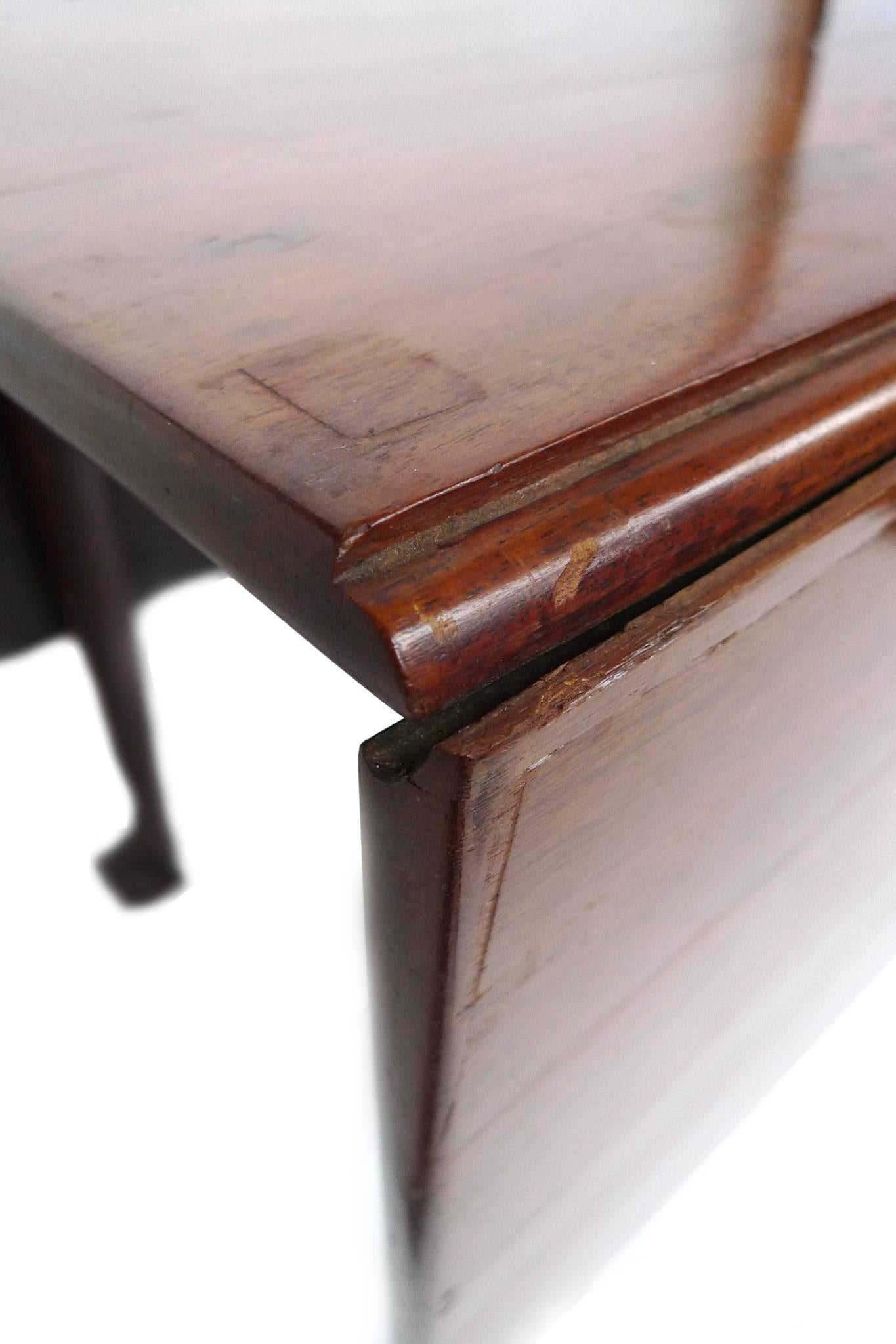 18th Century English Mahogany Chippendale Drop-Leaf Table 2