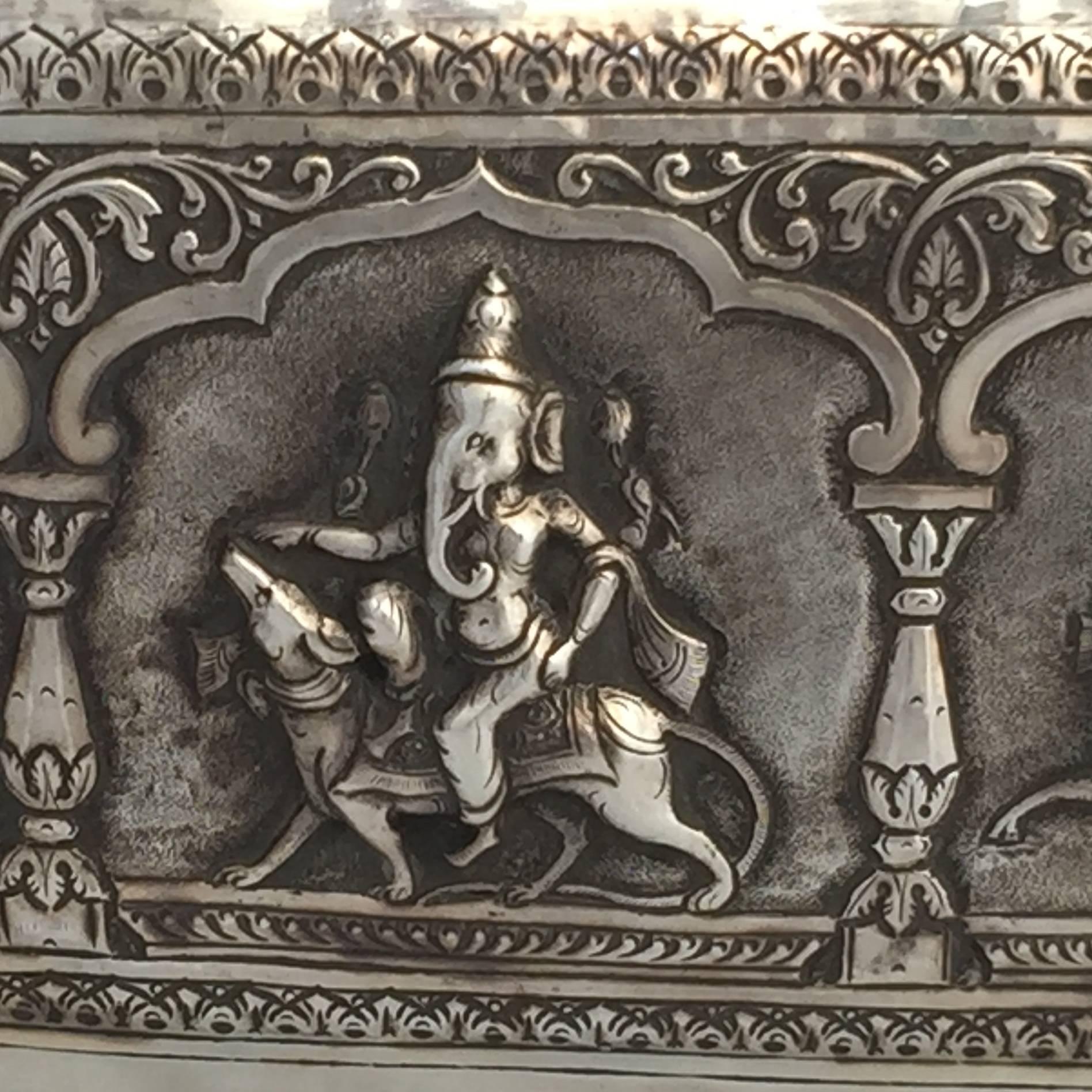 19th Century Indian Sterling Silver Jardiniere, Cast Elephants Form the Base 1