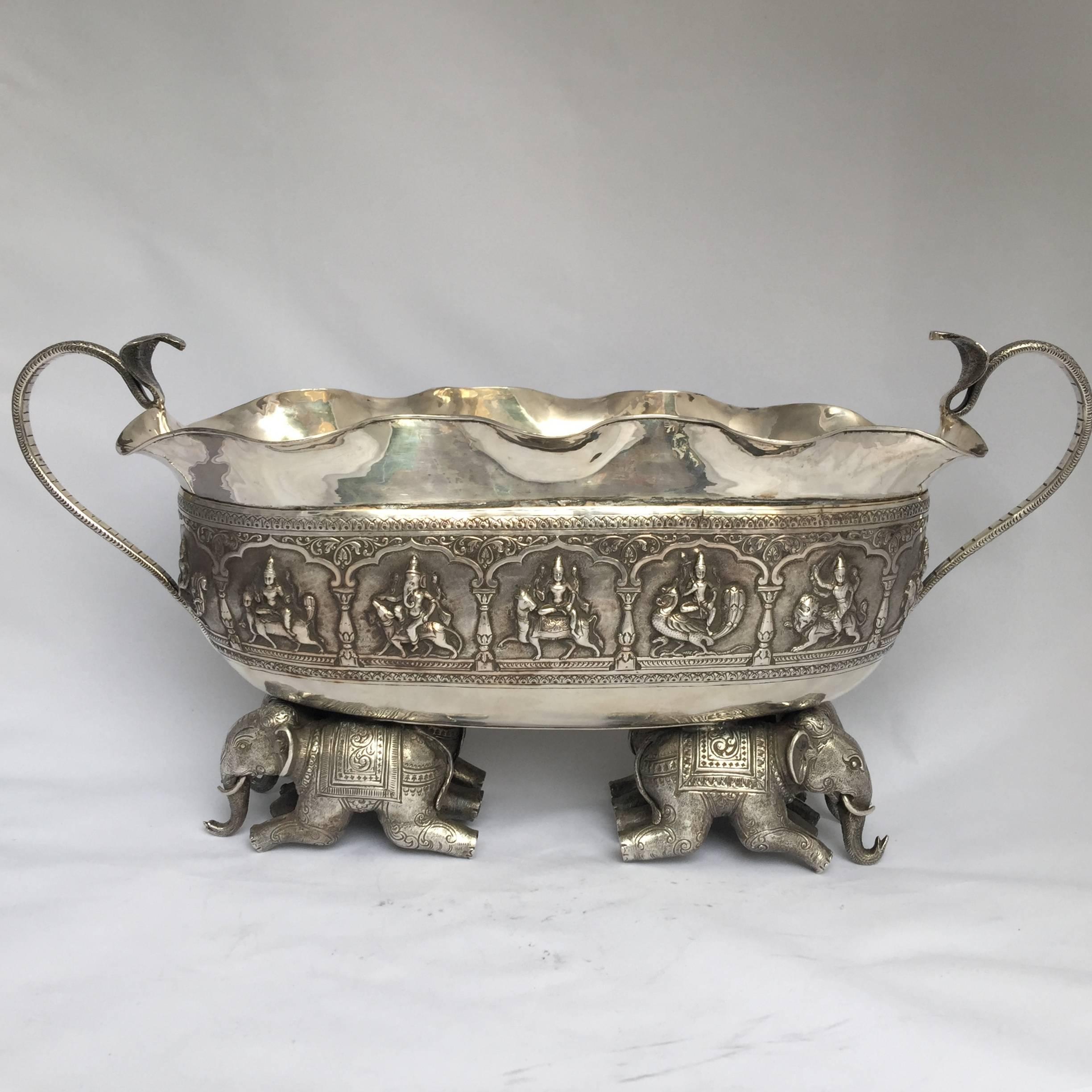 19th Century Indian Sterling Silver Jardiniere, Cast Elephants Form the Base 2