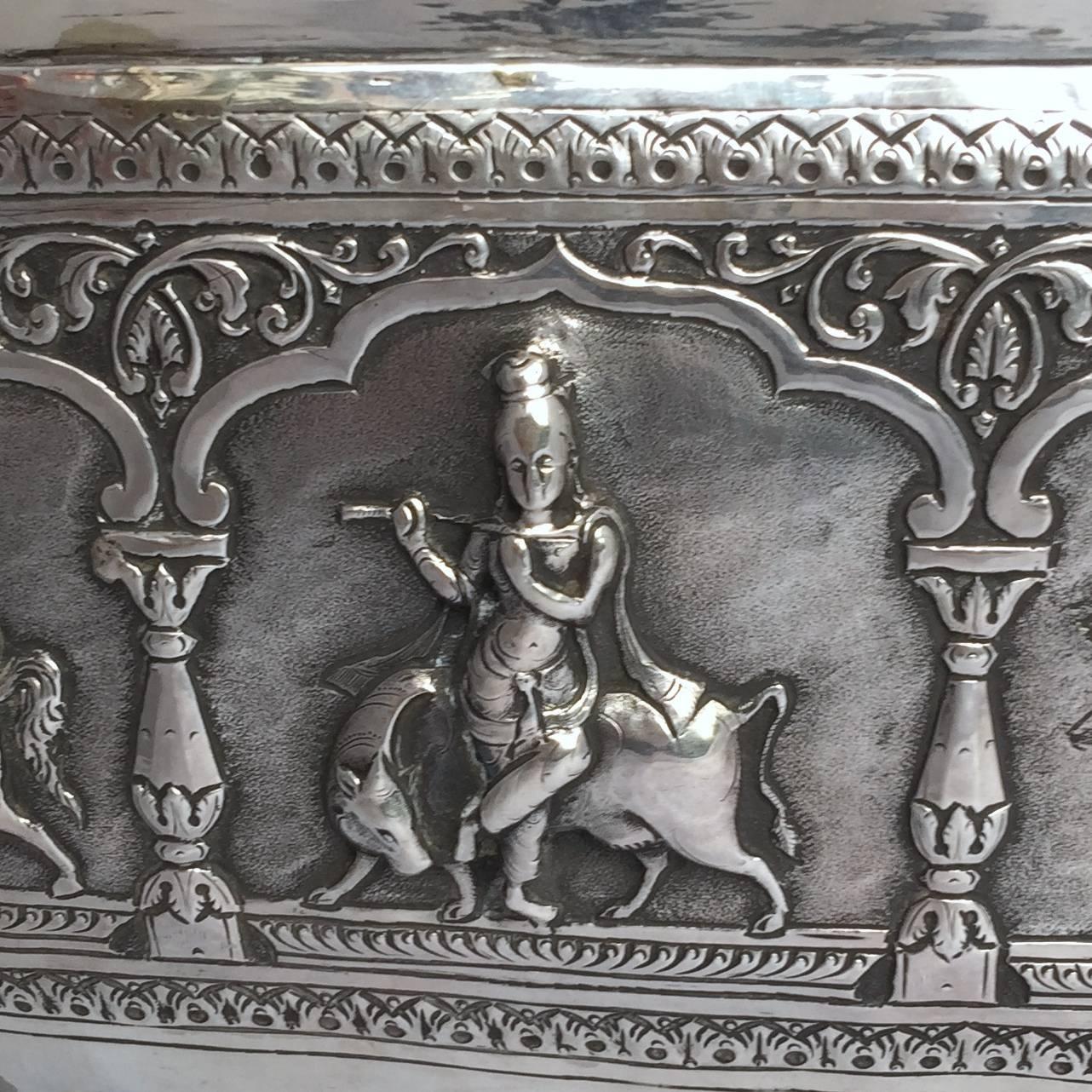 19th Century Indian Sterling Silver Jardiniere, Cast Elephants Form the Base 3
