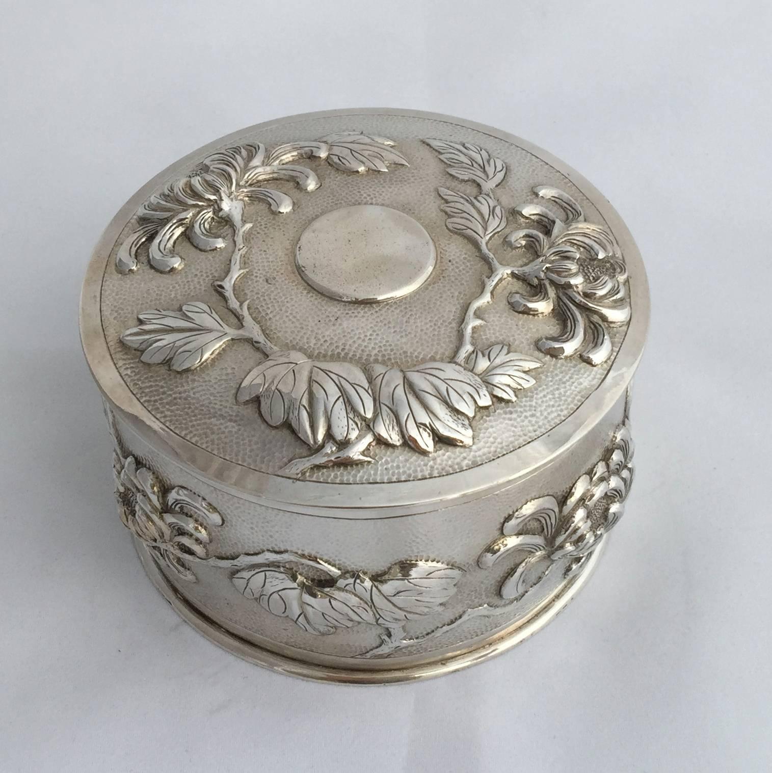 Hong Kong Chinese Export Silver Six-Piece Vanity Set with Repousse Worked Chrysanthemums  For Sale