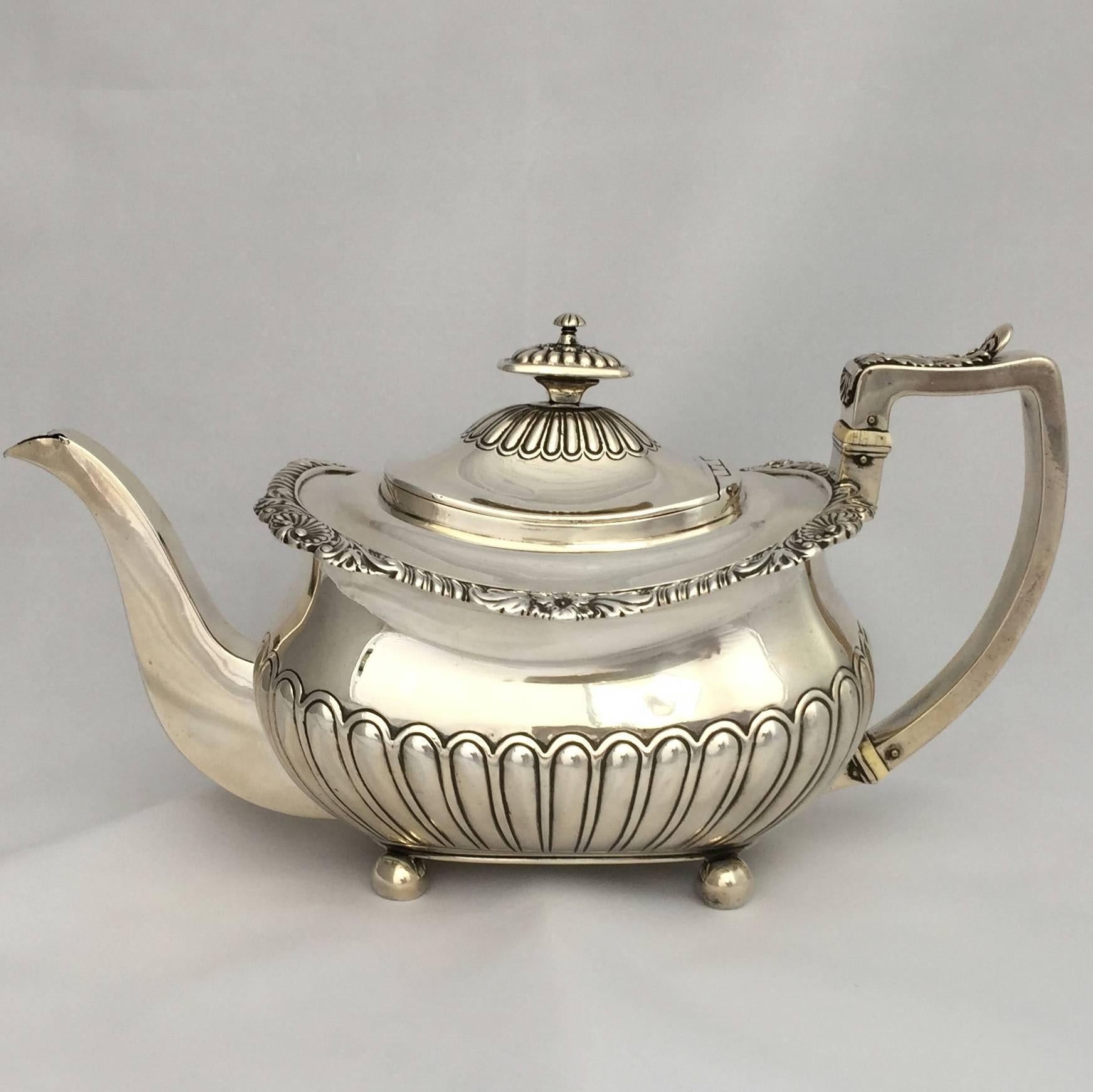 Georgian Three-Piece English Sterling Silver Tea Set by William Eaton For Sale 3