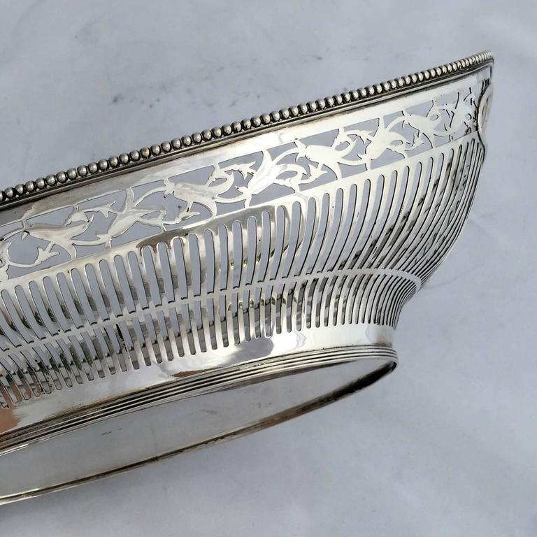 Early 20th Century Dutch Sterling Silver Bread Basket in Art Nouveau Style at 1stDibs