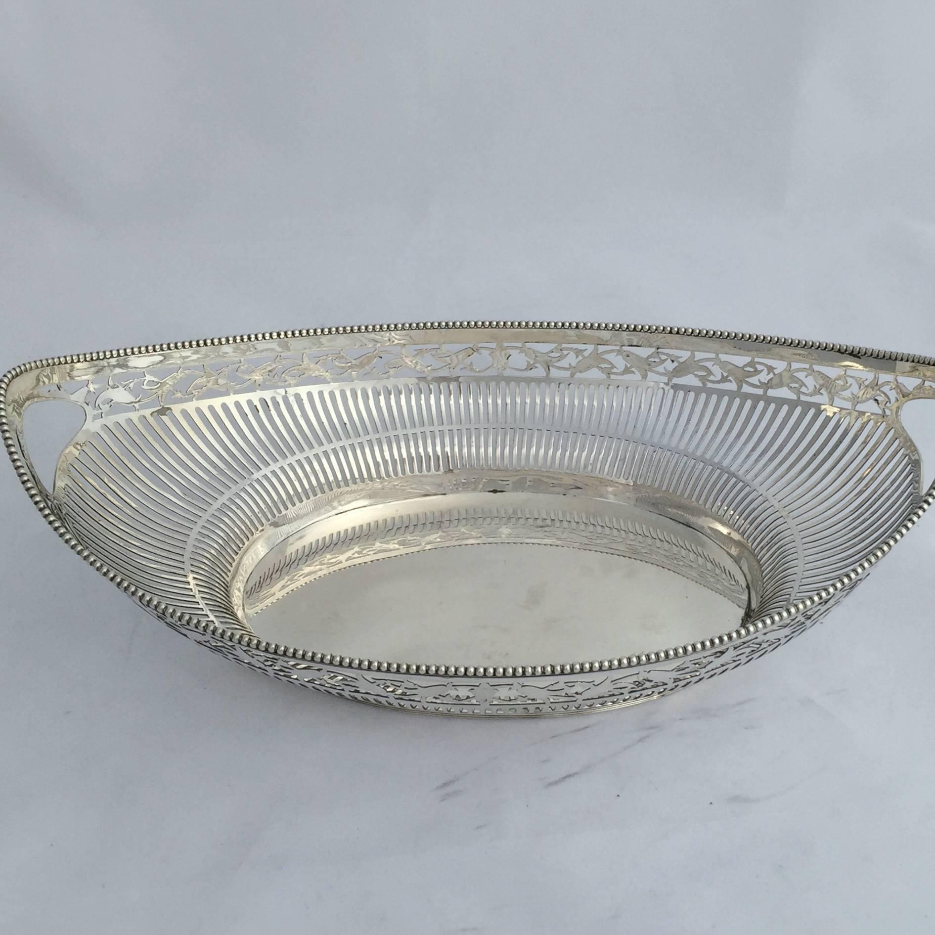 Early 20th Century Dutch Sterling Silver Bread Basket in Art Nouveau Style 2