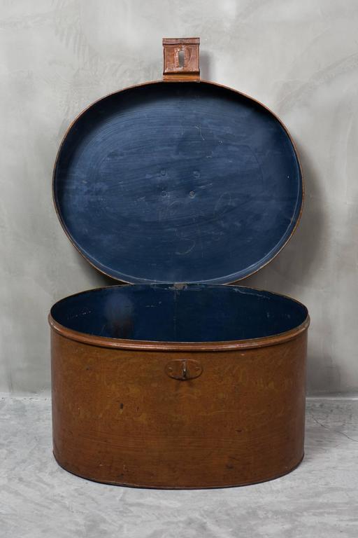 Late 19th Century English Tin Hat Box For Sale at 1stDibs
