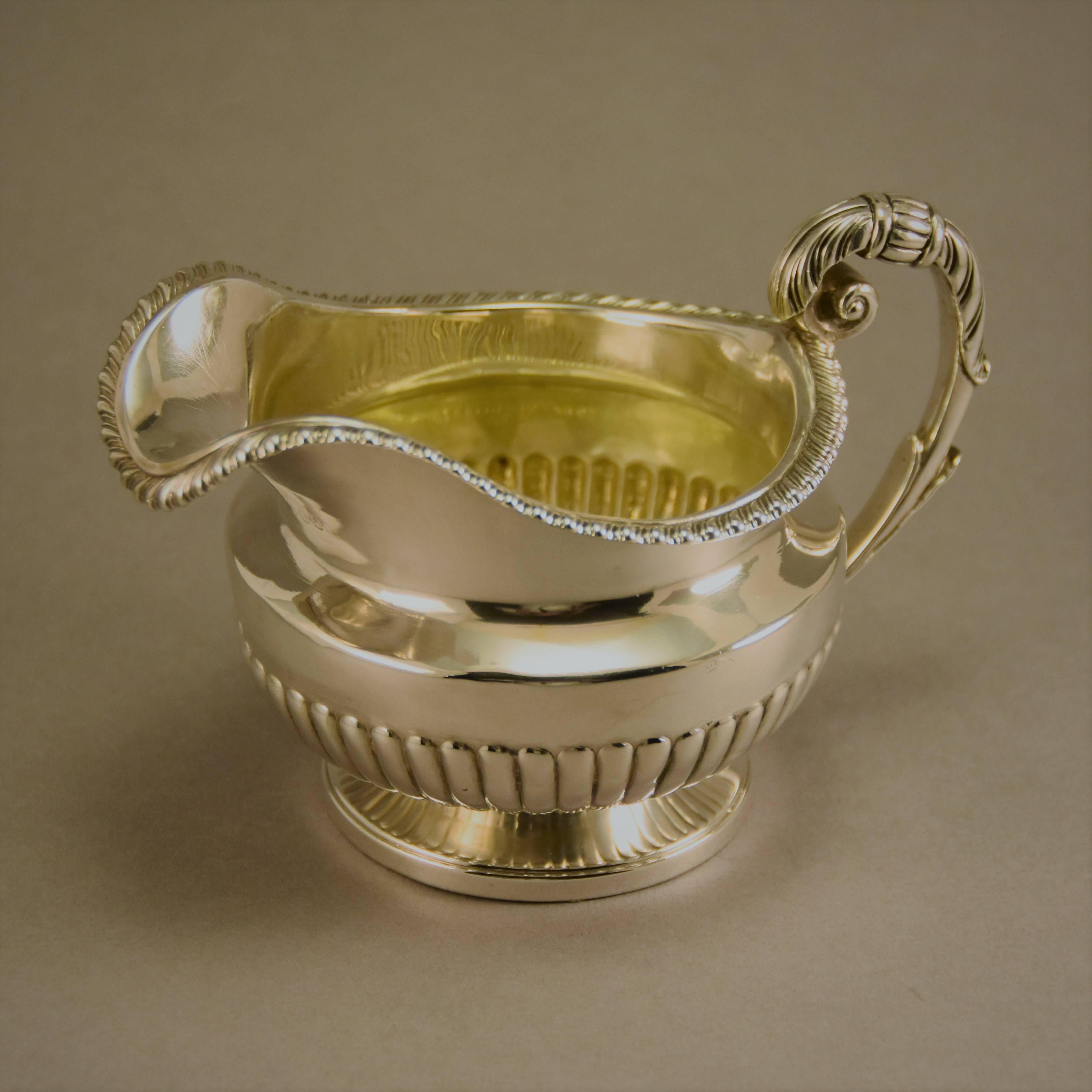 Sterling Silver Tea Set, Rebecca Emes and Edward Barnard, London, 1823 In Good Condition For Sale In Sheung Wan, HK