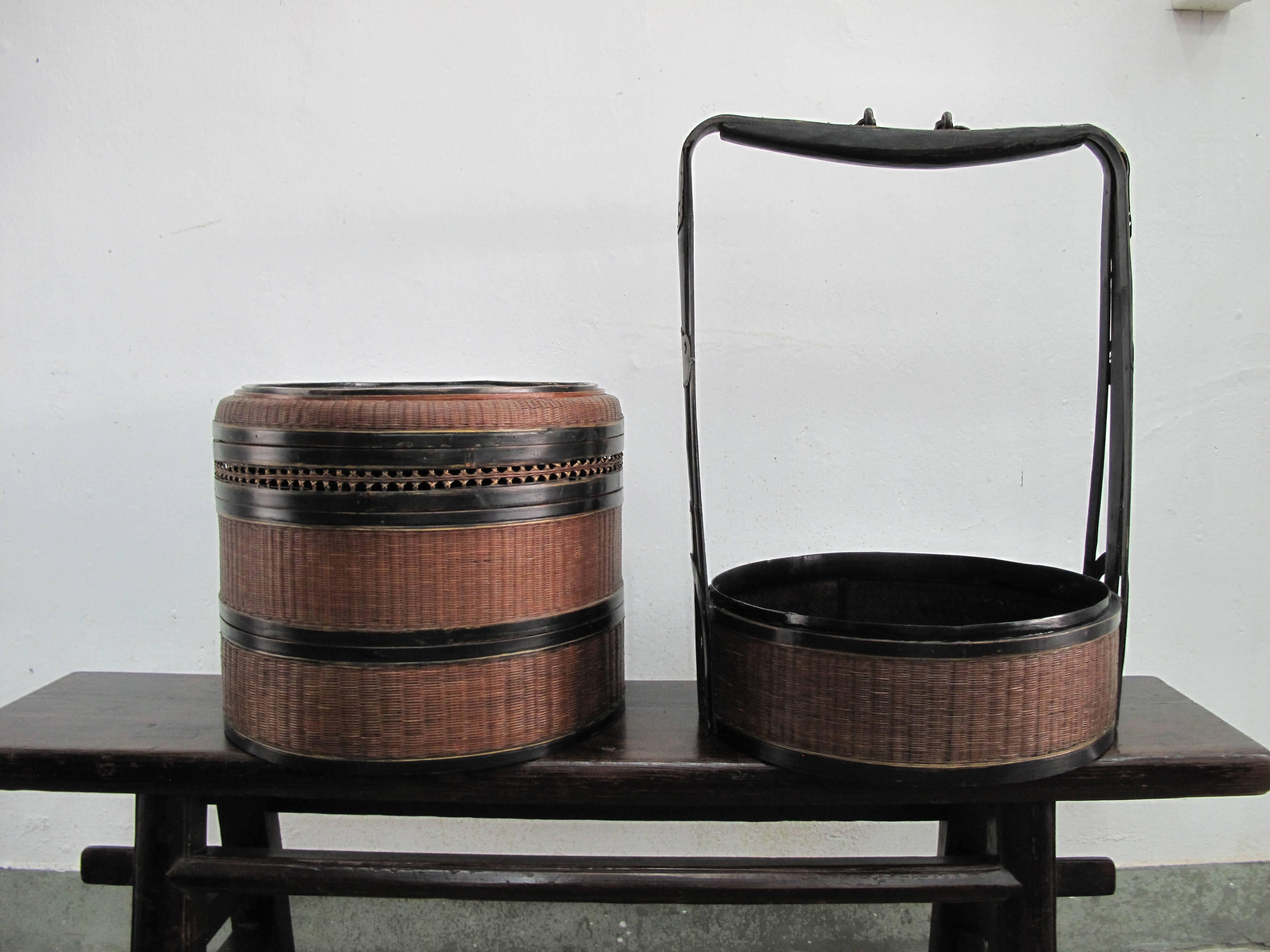 Pair of 19th Century Chinese Round Silk Bamboo Woven Wedding Food Basket For Sale 4