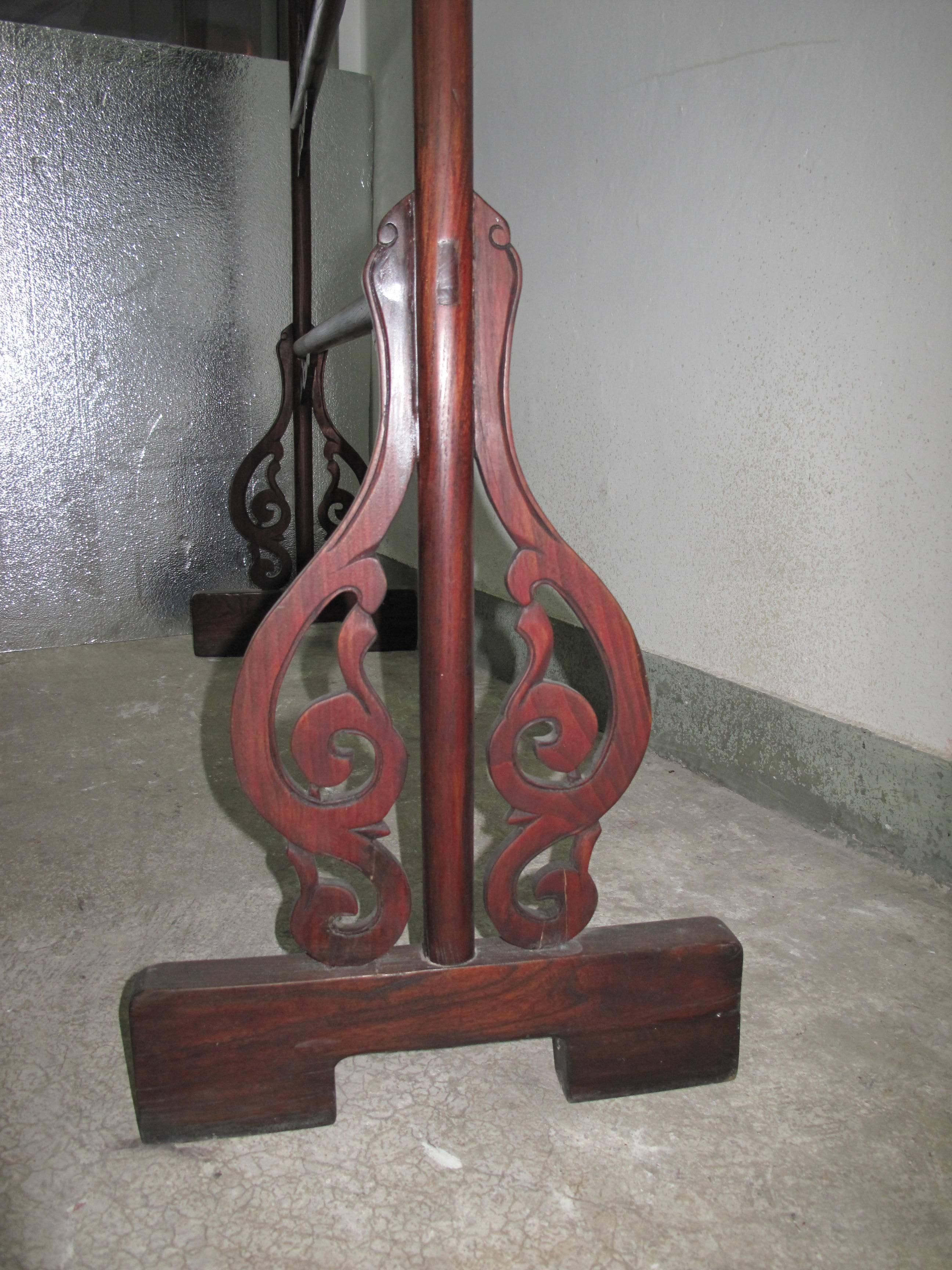19th Century Chinese Elmwood Clothes Rack For Sale 5