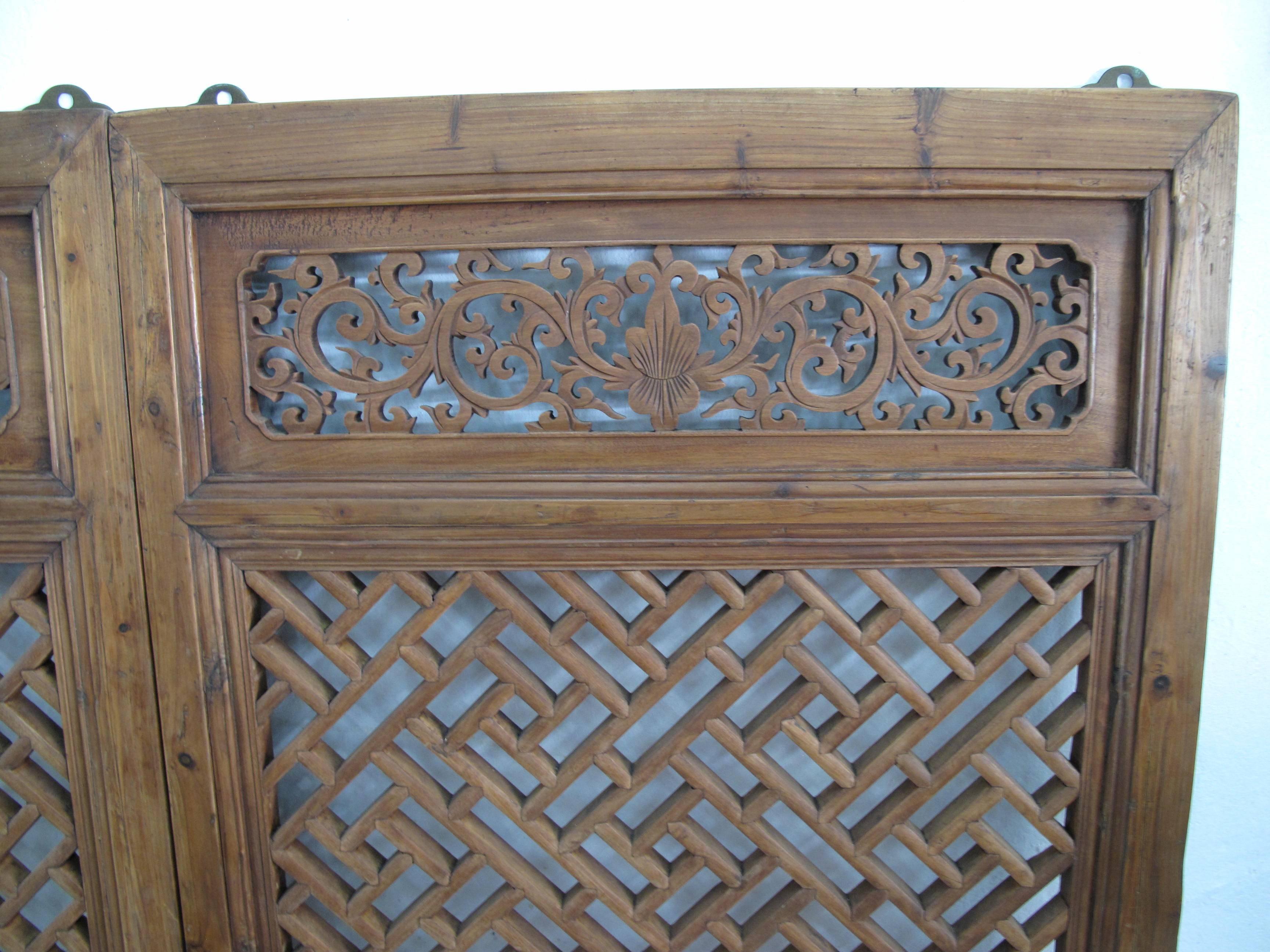 Wood Pair of Early 19th Century Chinese Window Screens For Sale