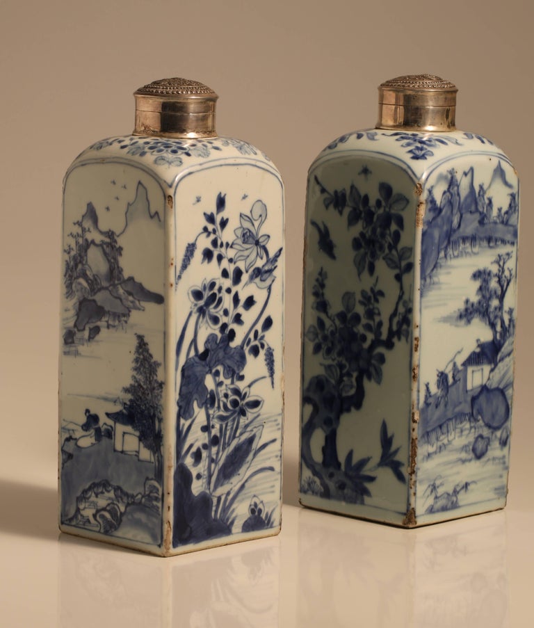 Download Pair of 17th Century Chinese Blue and White Porcelain Gin ...