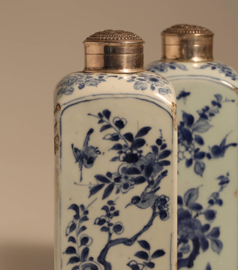 Download Pair of 17th Century Chinese Blue and White Porcelain Gin ...