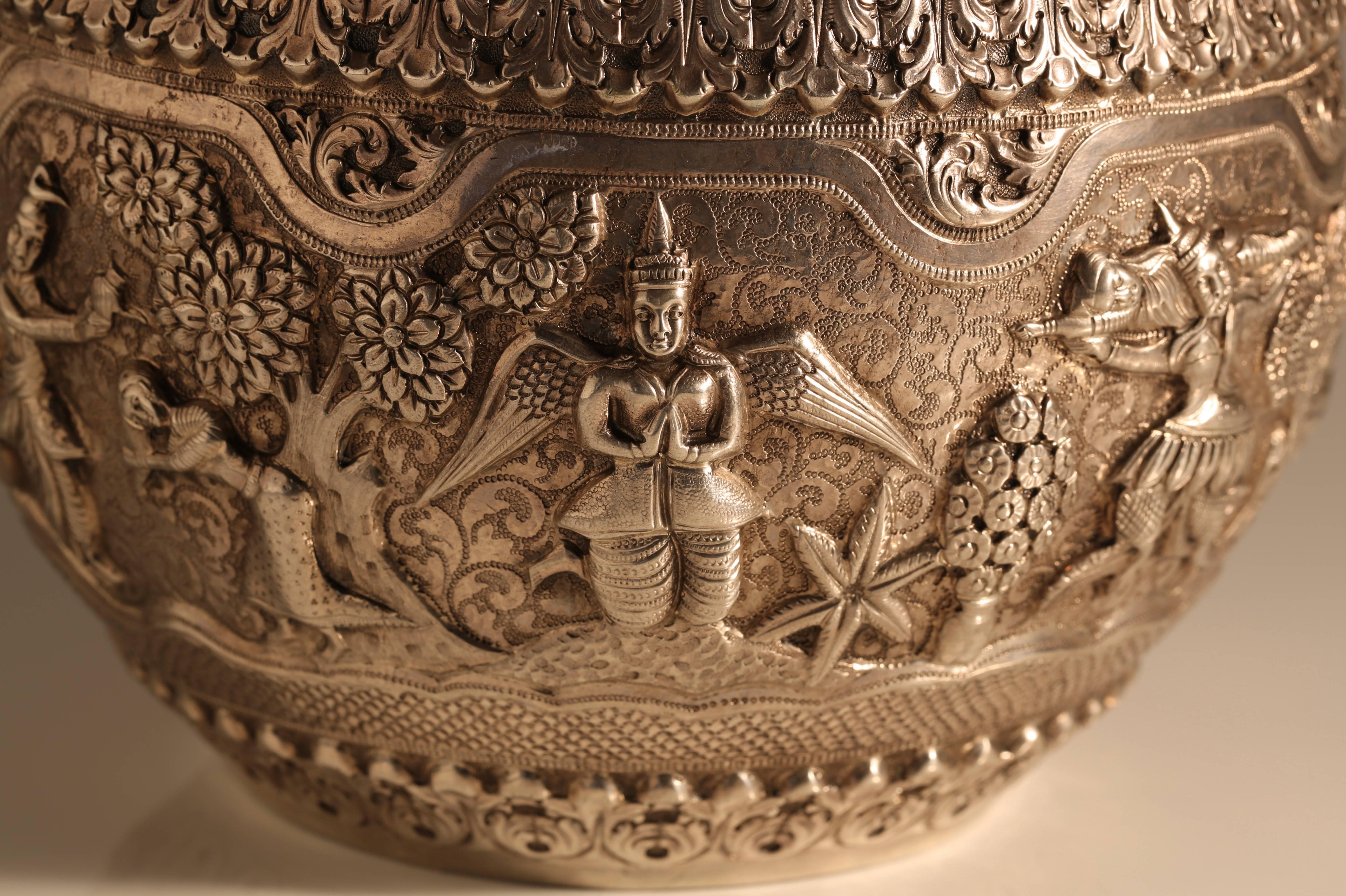Early 20th Century Burmese Silver Bowl For Sale 3