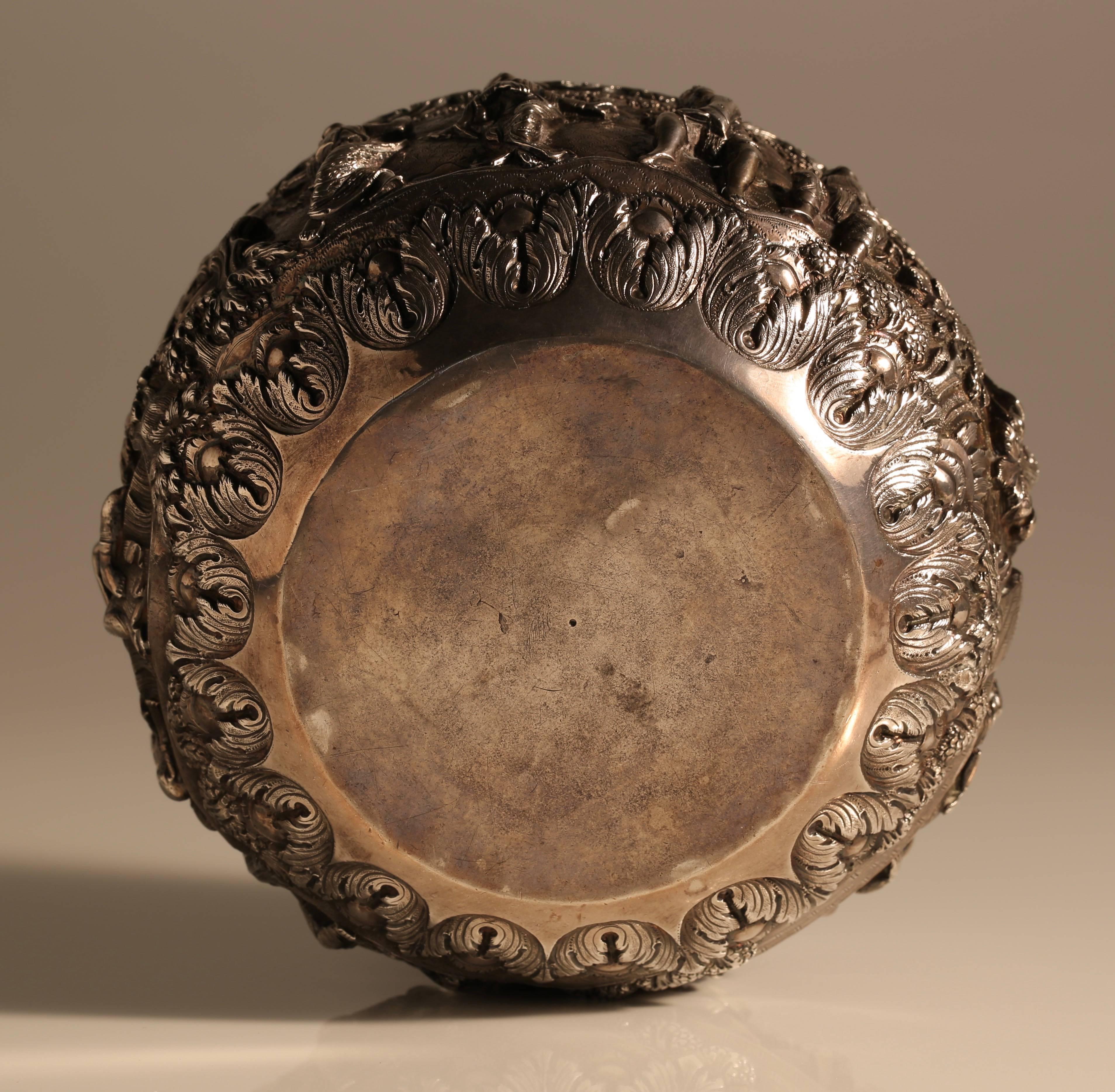 Early 20th Century Burmese Silver Bowl For Sale 1