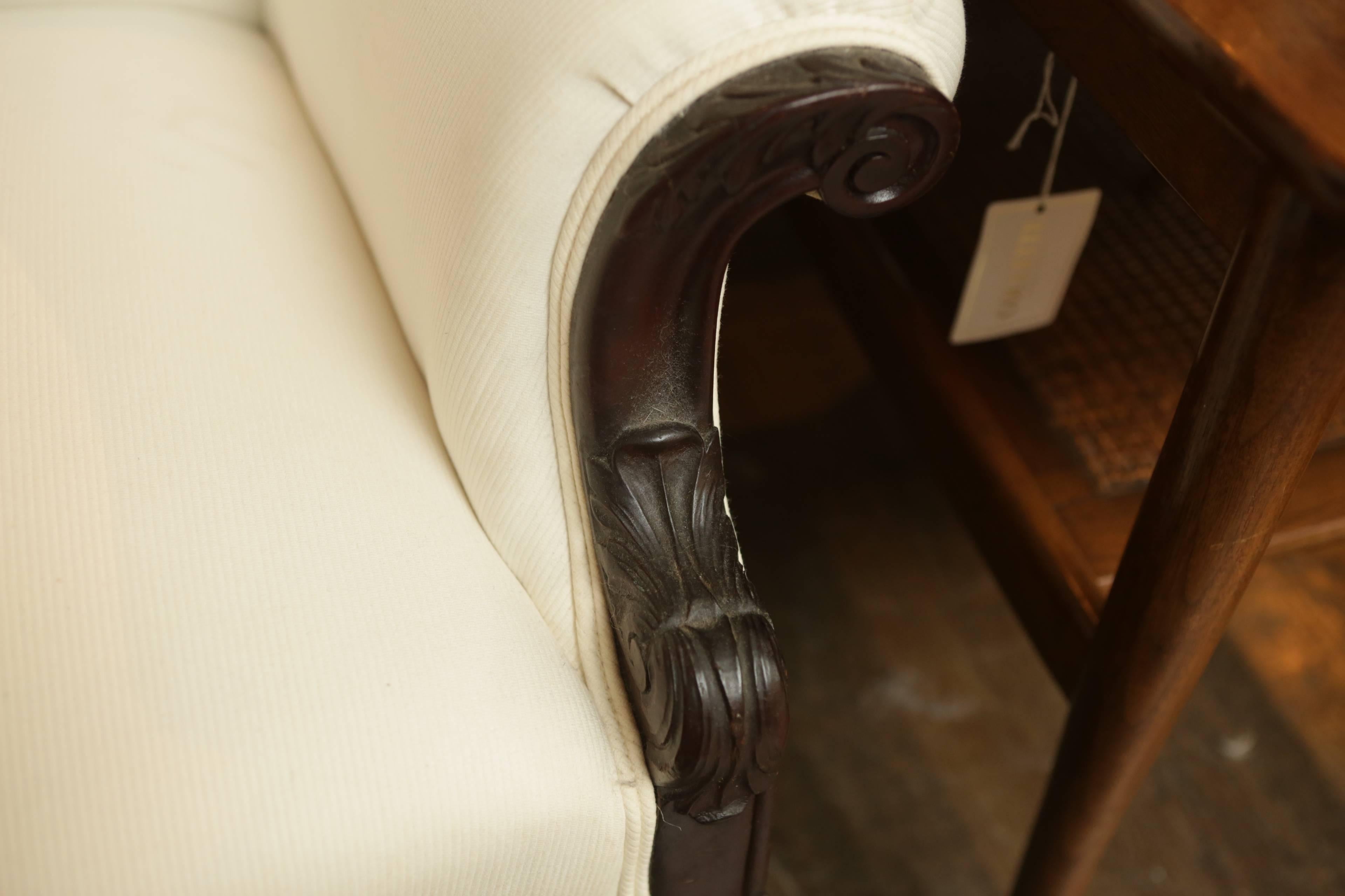 French-Style 19th Century Carved Settee or Loveseat In Good Condition In Bridgehampton, NY