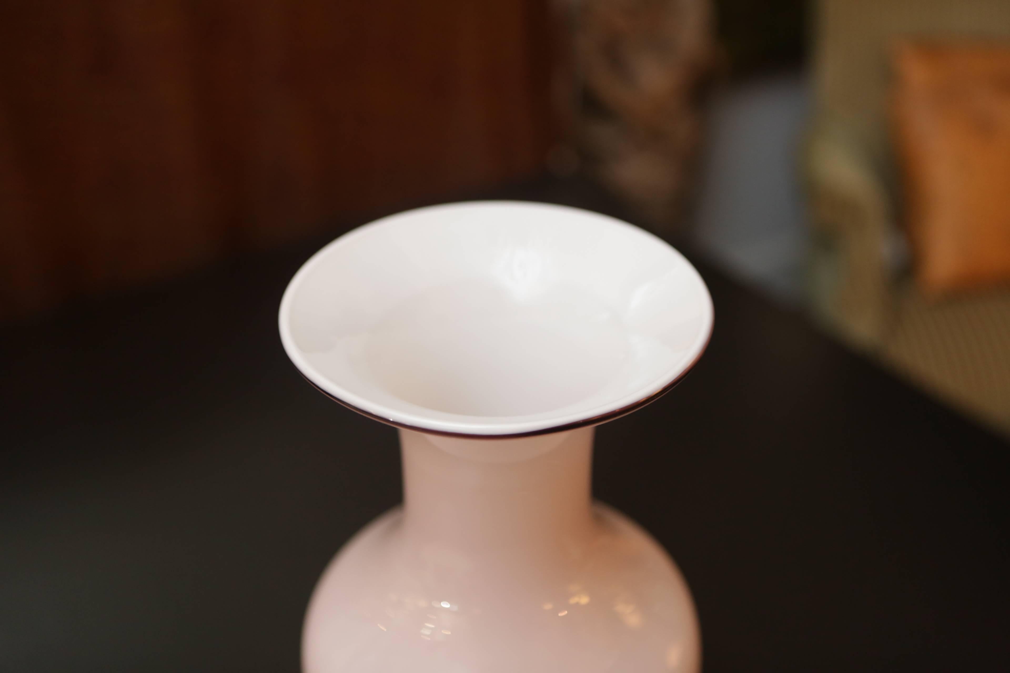 Signed Venini Italia Murano Glass Vase In Excellent Condition In Bridgehampton, NY