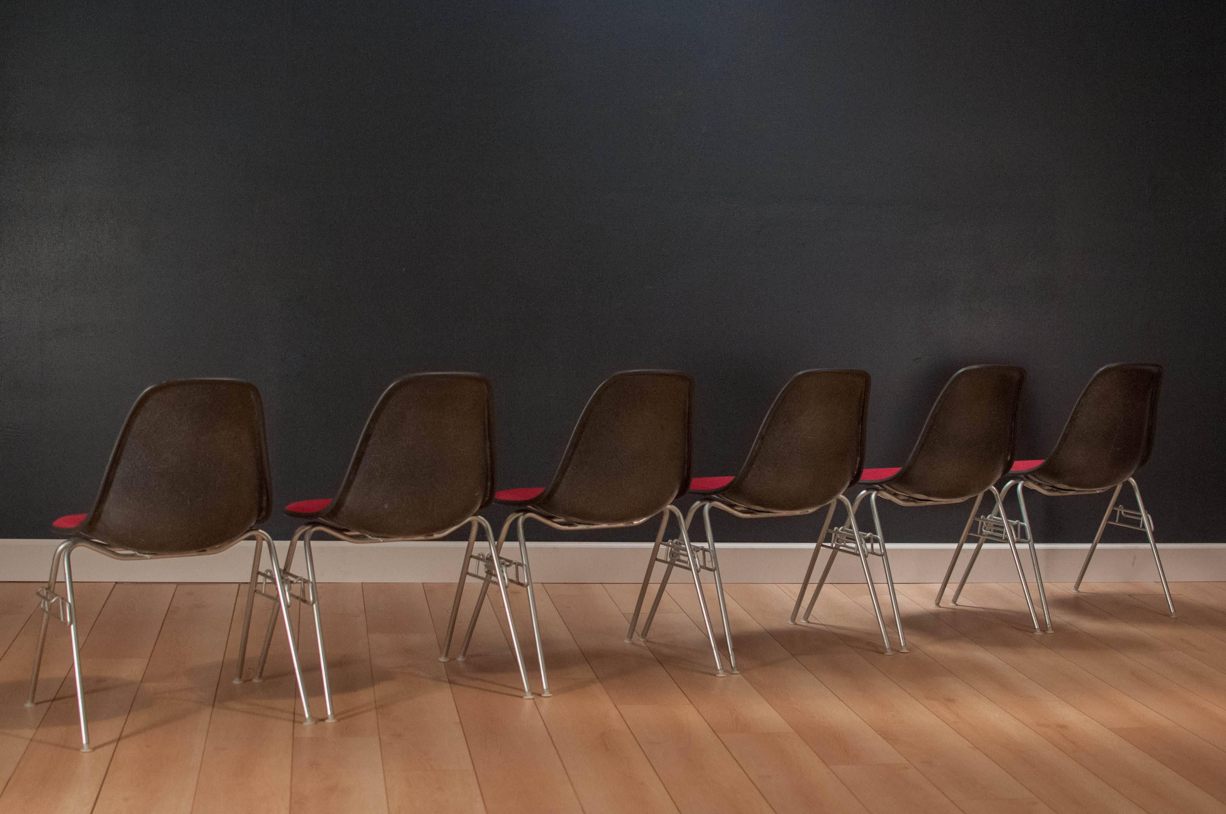 Fin du 20e siècle Vintage Herman Miller Eames Stacking Chairs