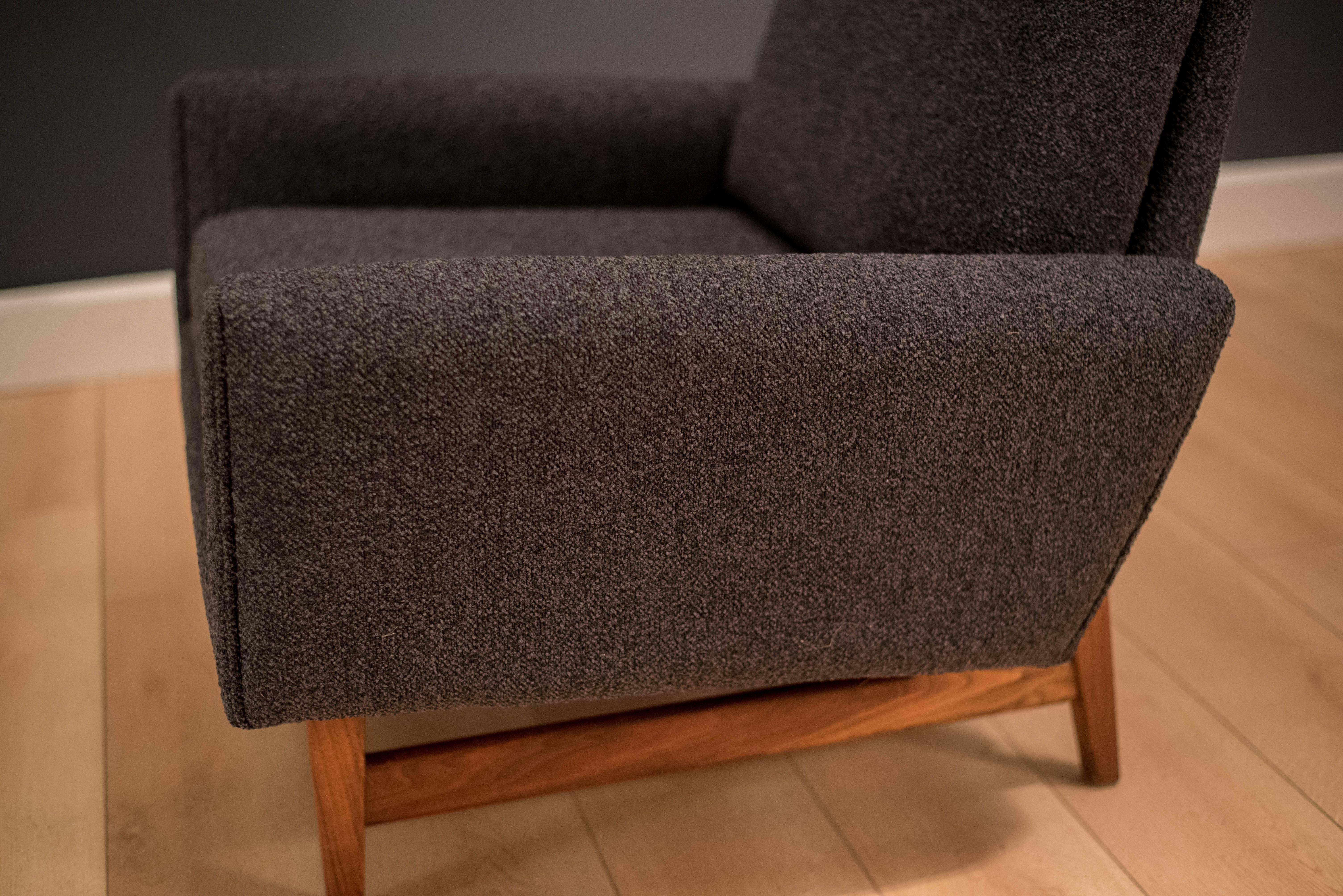 Fabric Mid-Century Modern Jens Risom Club Chair