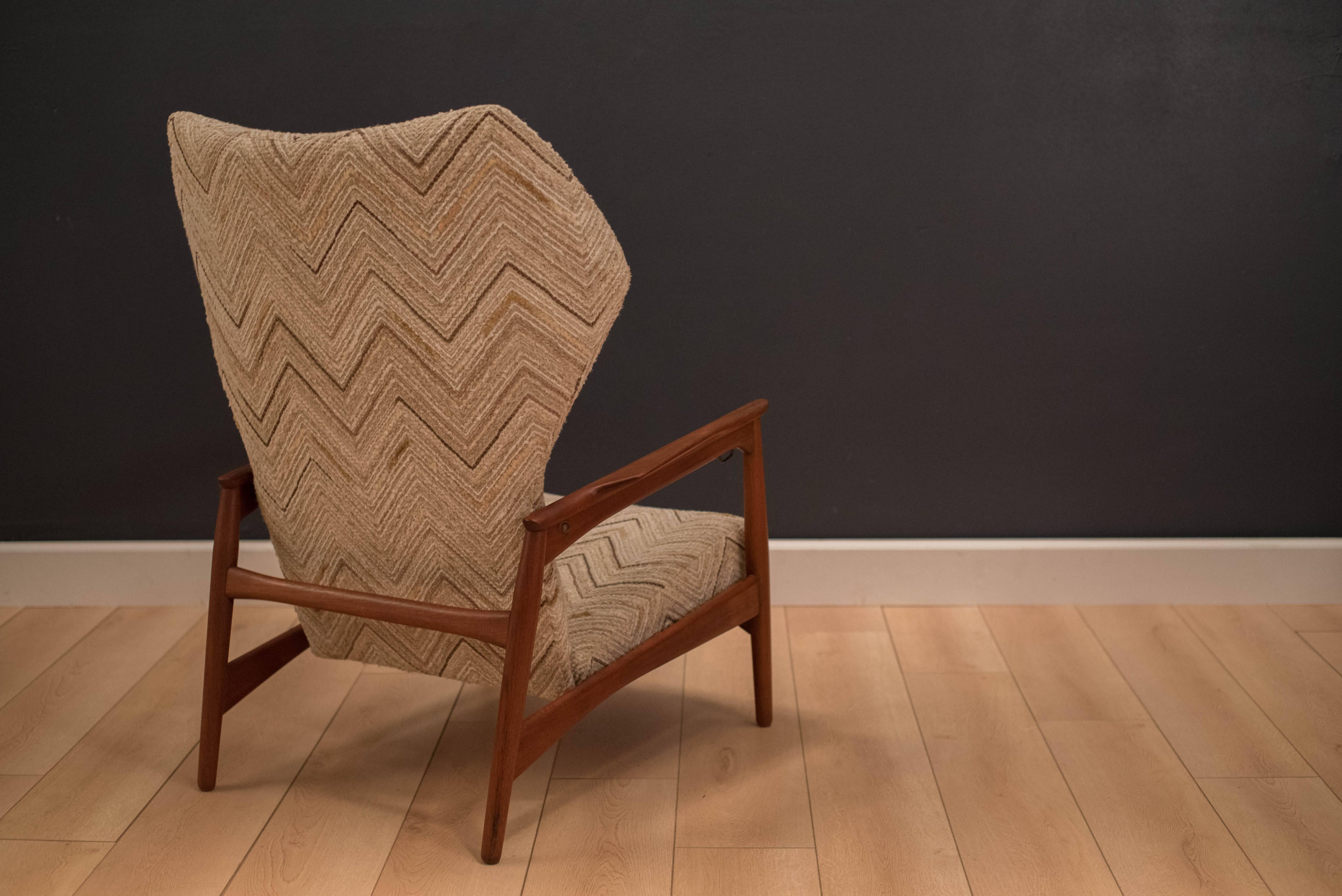 Mid-20th Century Danish Ib Kofod-Larsen Reclining Lounge Chair