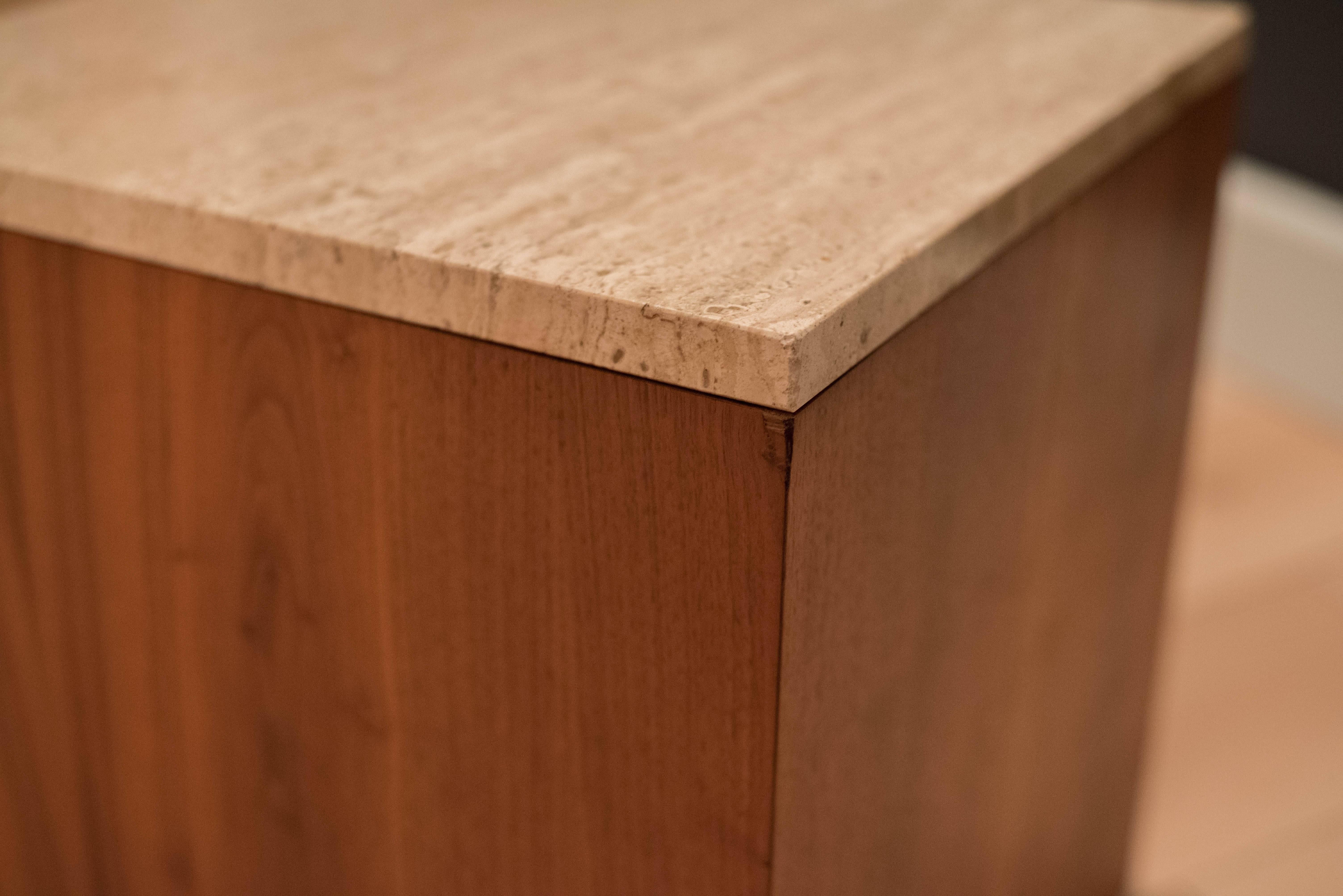 Mid-Century Travertine and Walnut Cube End Tables In Good Condition In San Jose, CA