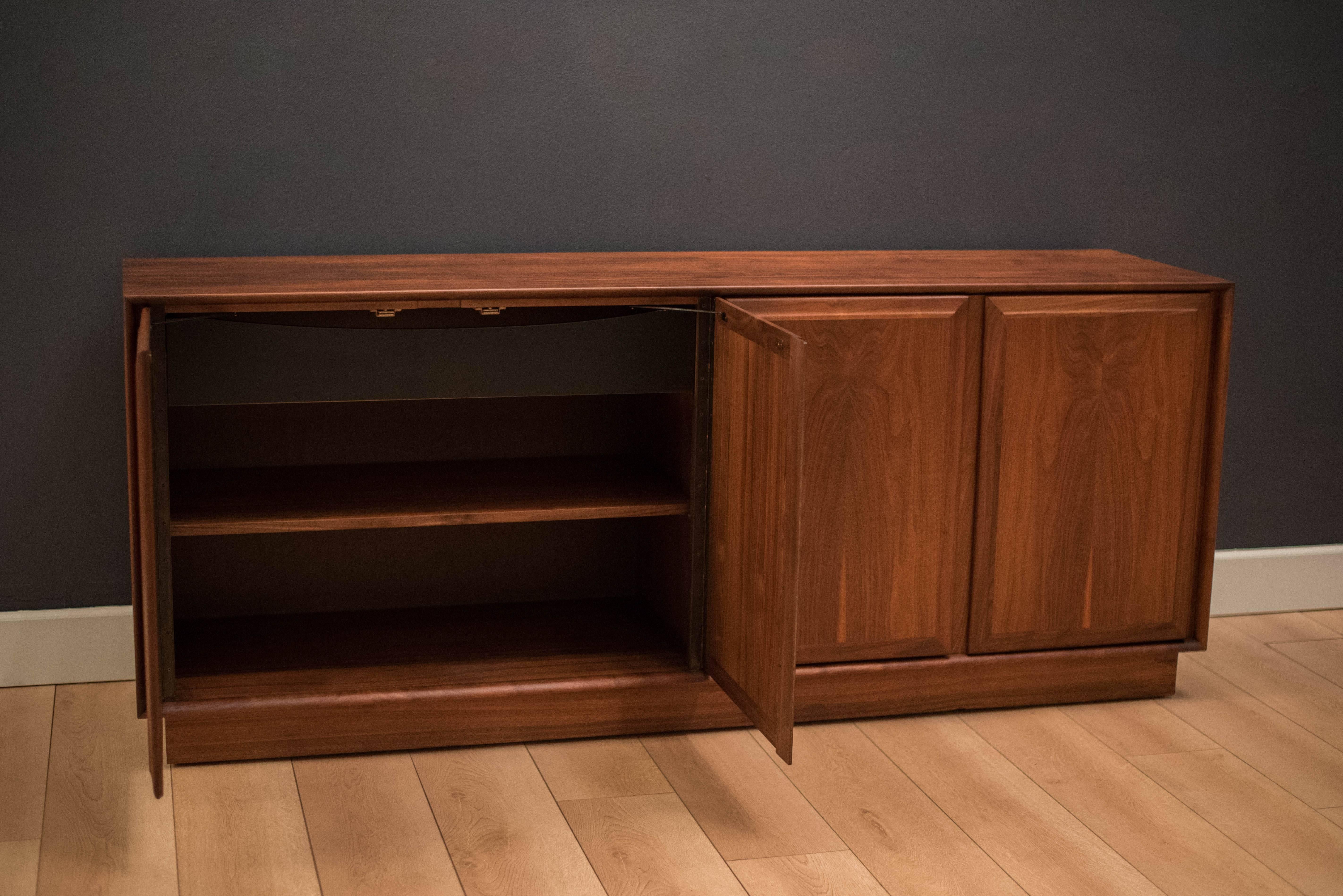 Mid-Century Modern Mid Century Walnut Dillingham Credenza