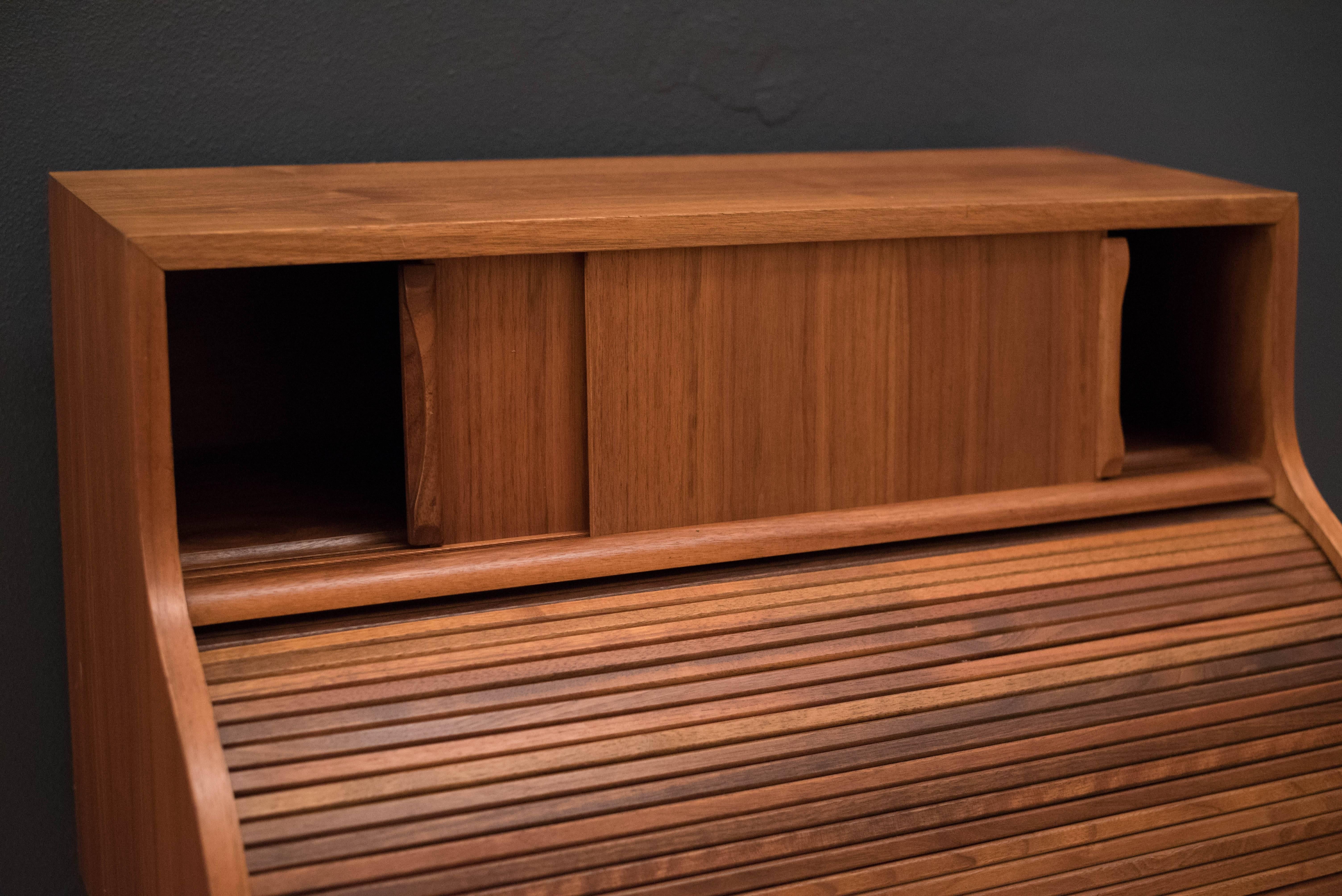 Mid-Century Brown Saltman Walnut Secretary Desk In Good Condition In San Jose, CA