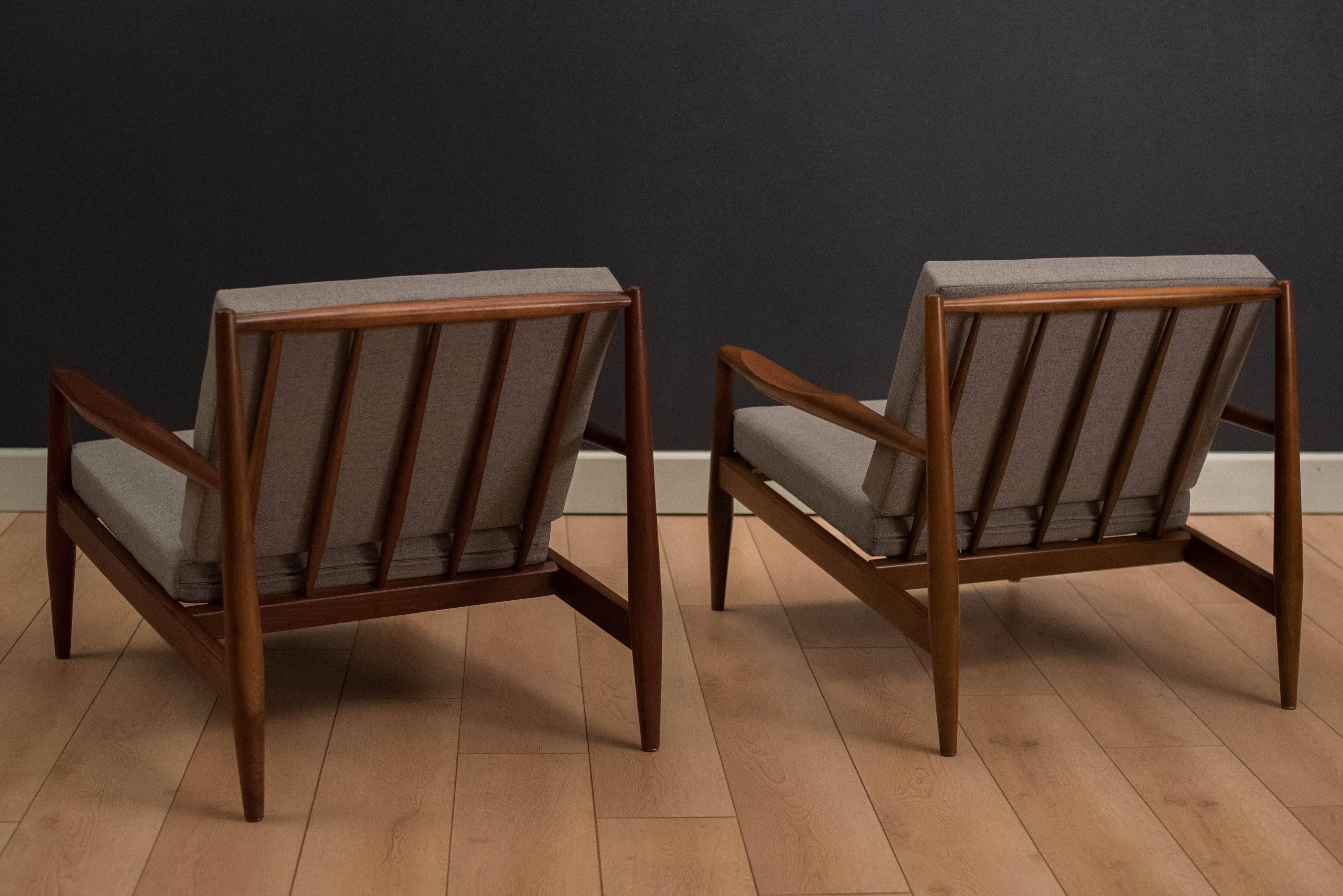 Mid-Century Pair of Adrian Pearsall Lounge Chairs In Good Condition In San Jose, CA