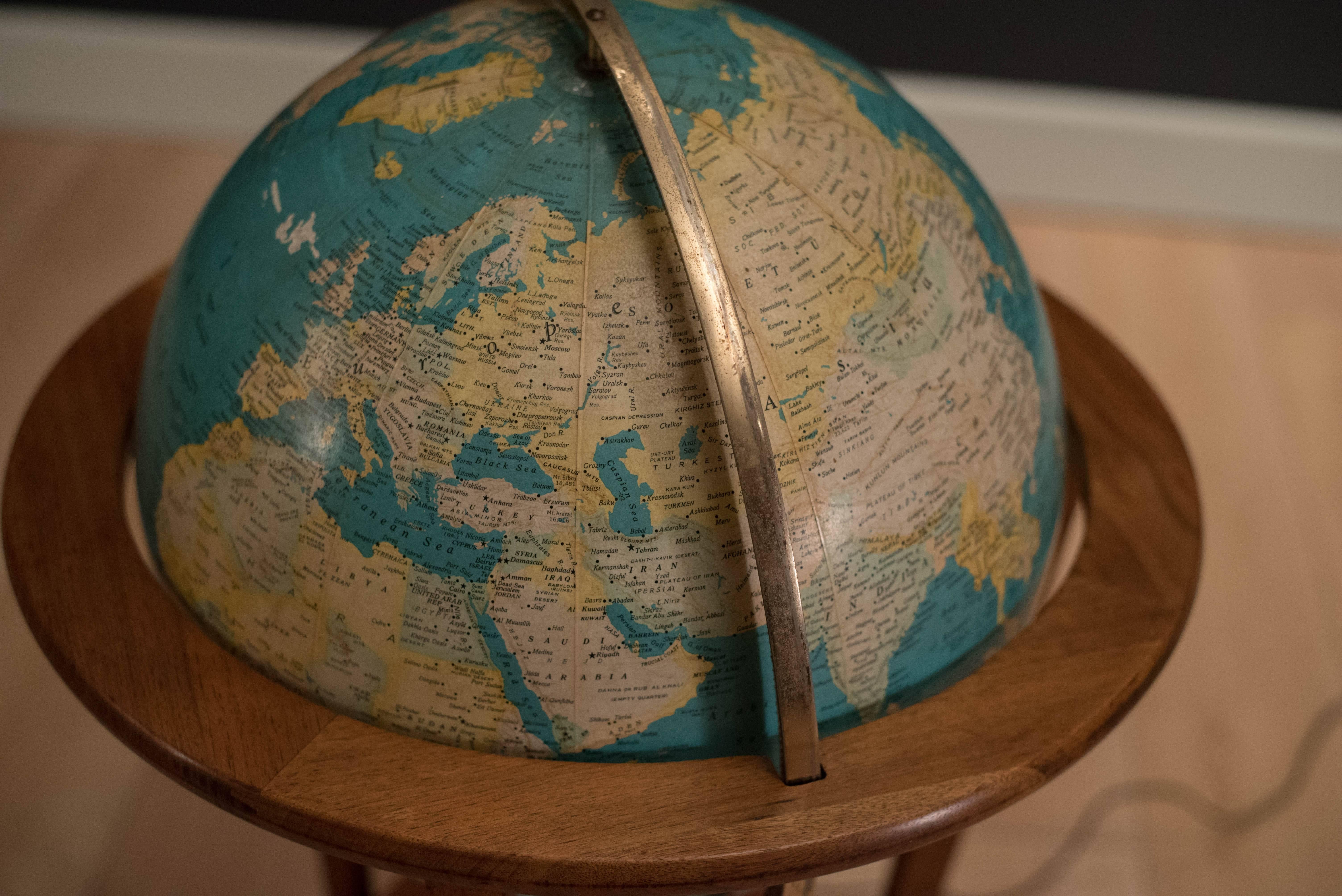 vintage light up globe