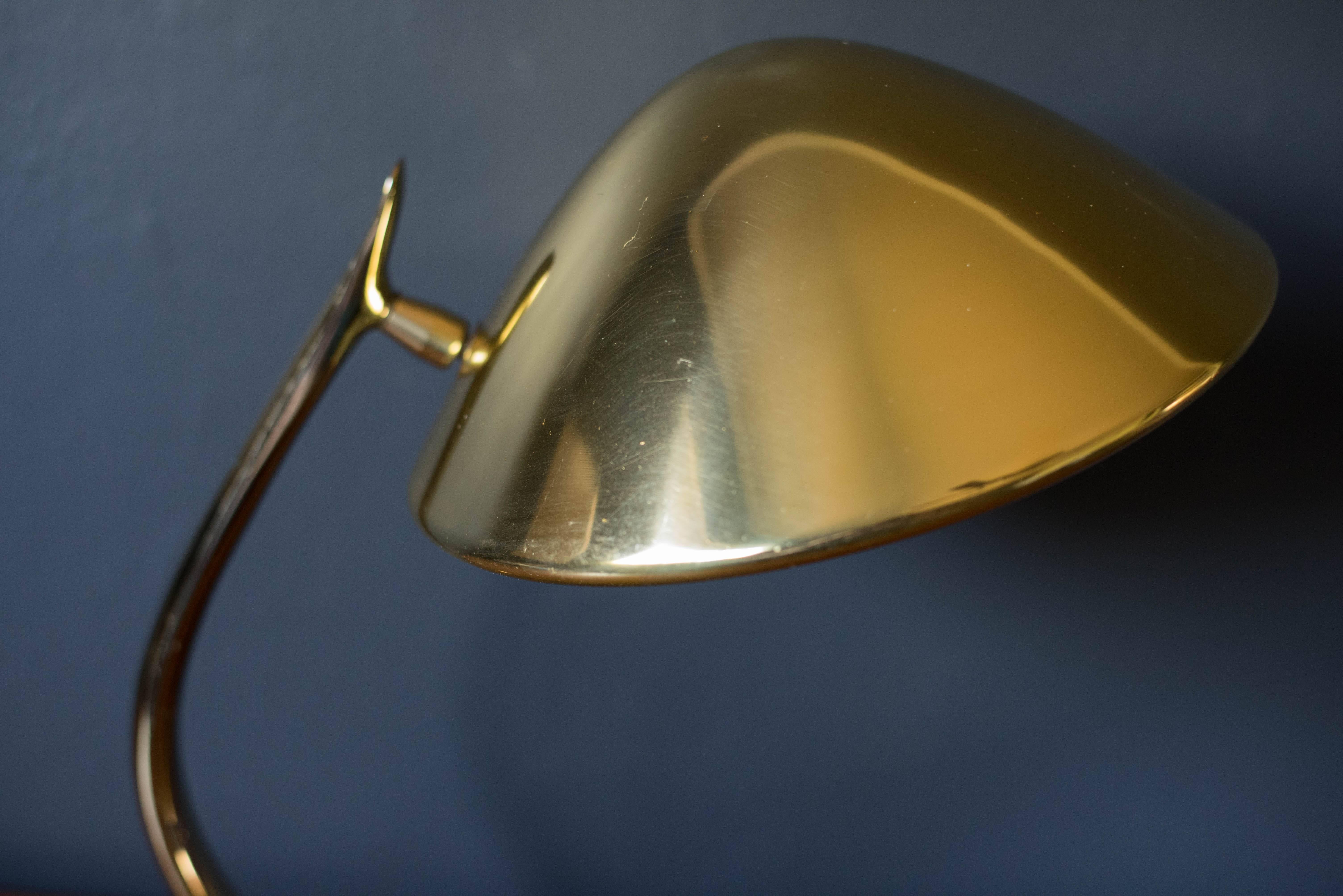 Vintage Sculptural Brass Laurel Lamp In Good Condition In San Jose, CA