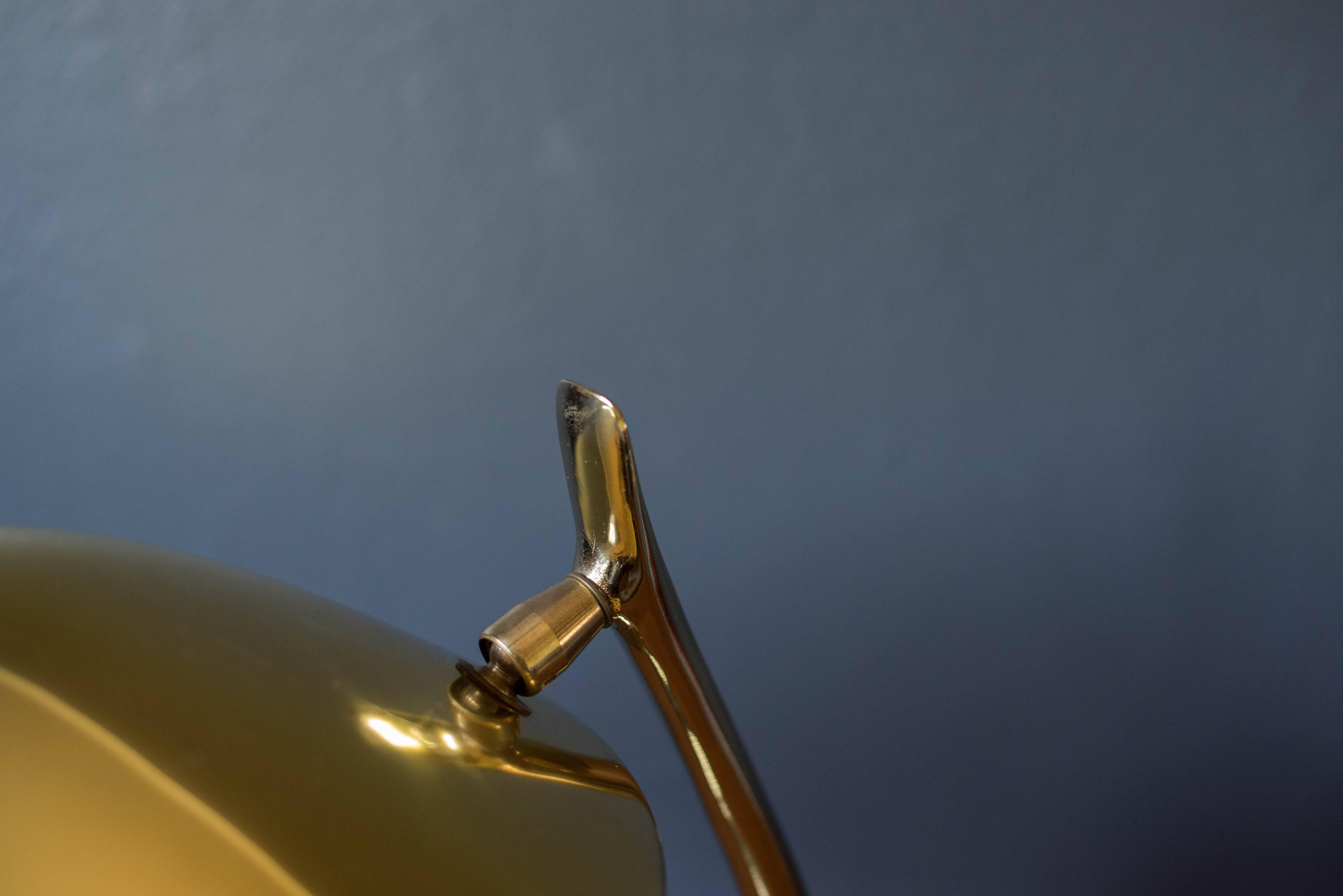 Late 20th Century Vintage Sculptural Brass Laurel Lamp