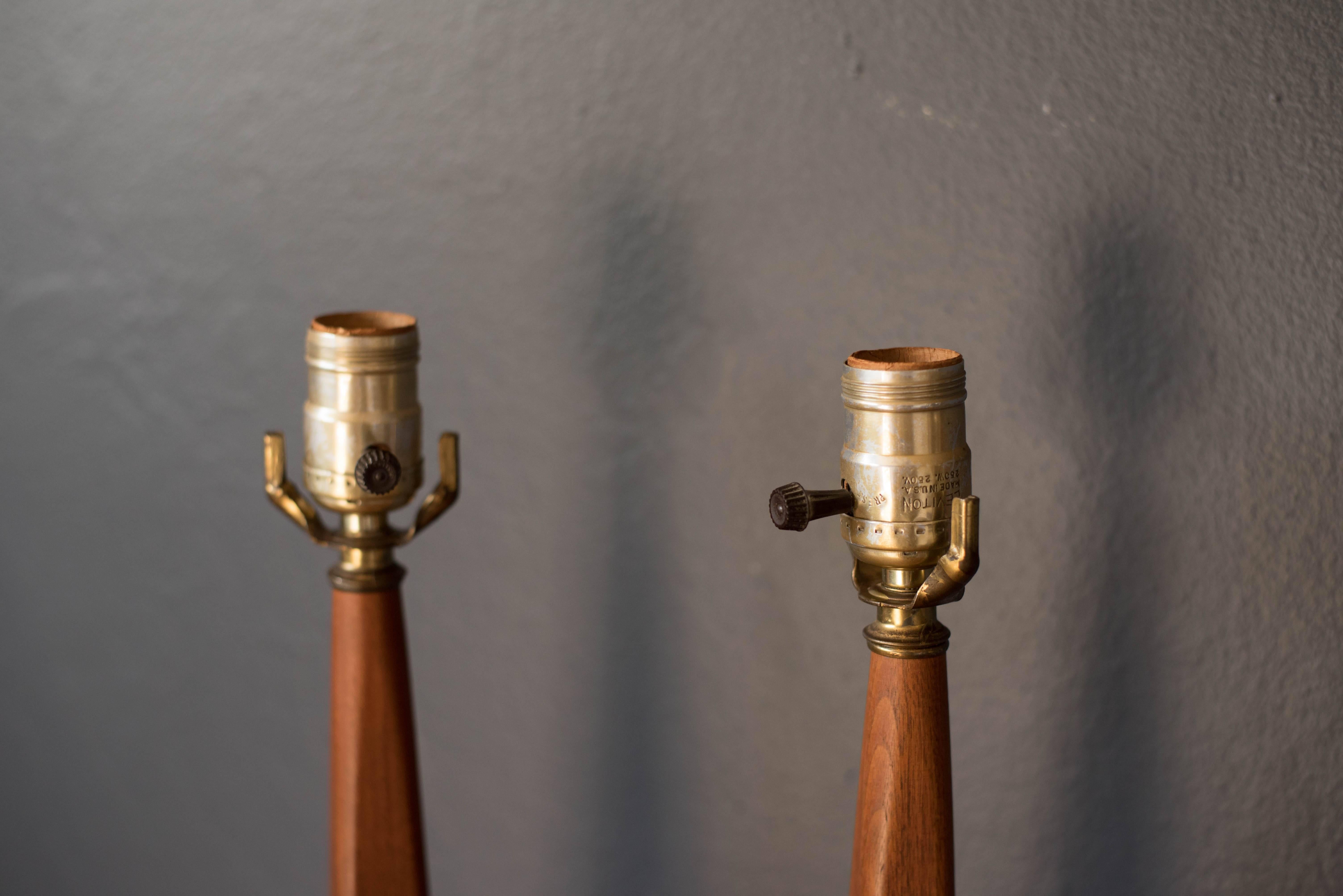 Vintage Pair of Walnut and Brass Lamps 1