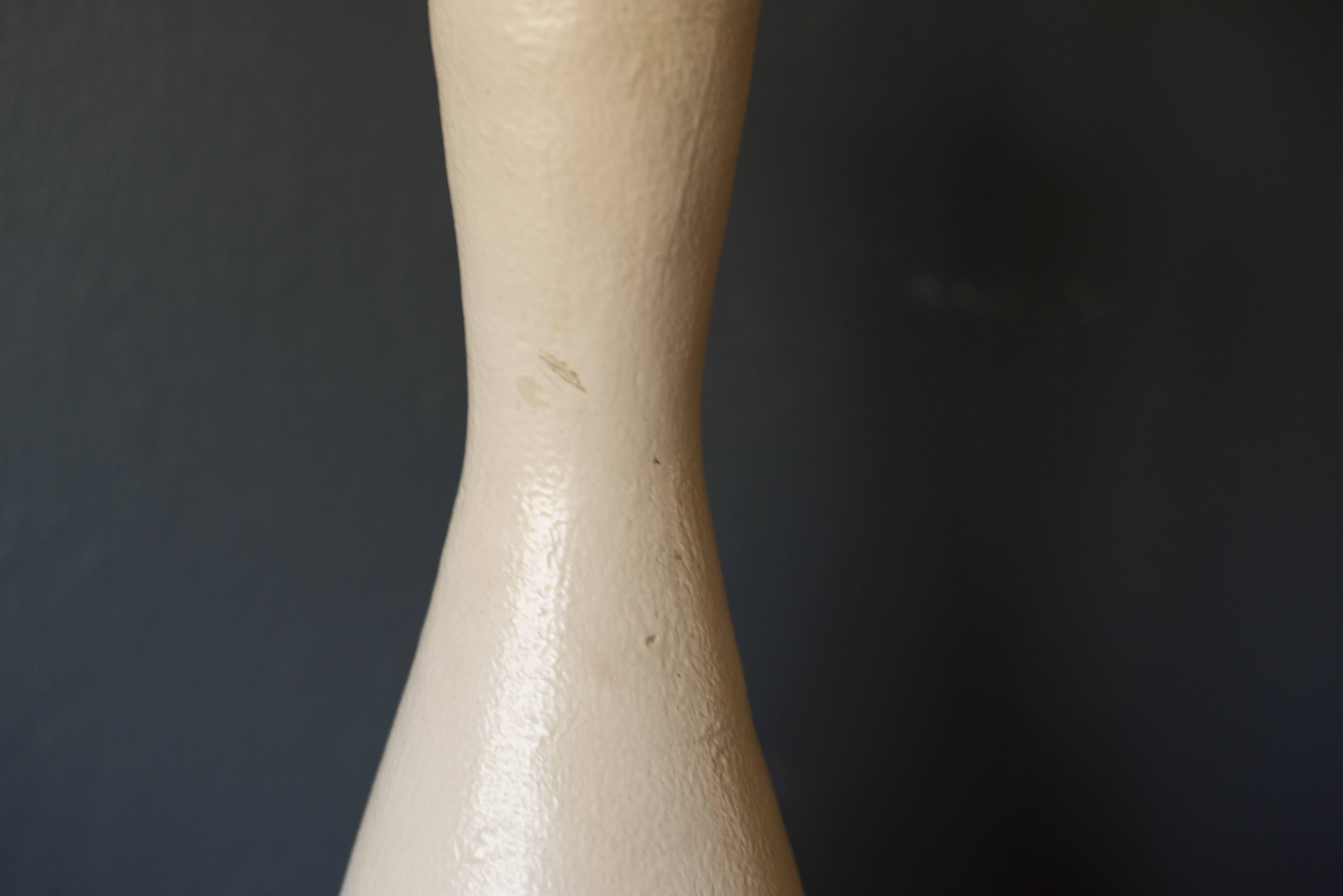 Mid-Century Modern Pottery Lamp 1