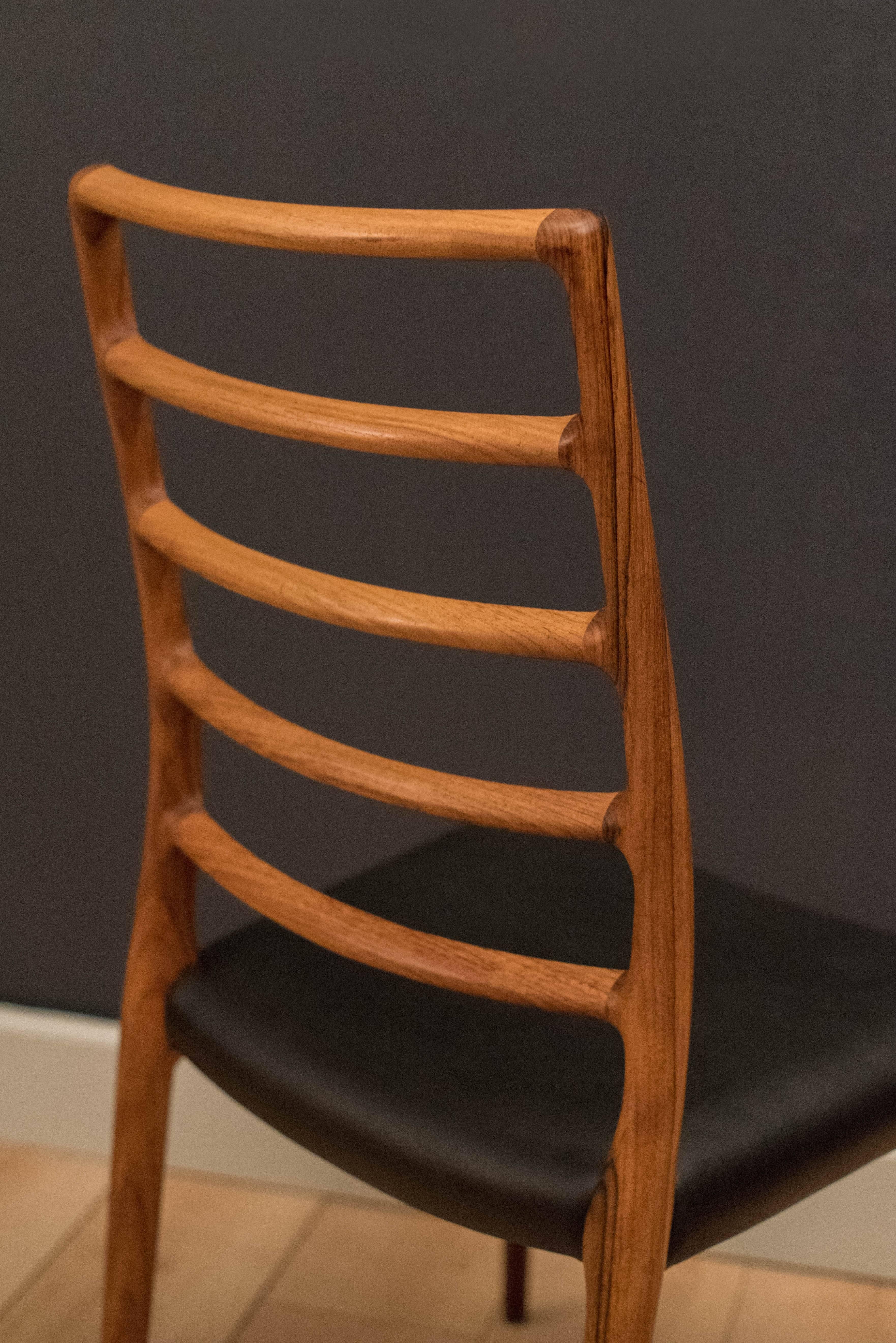 Scandinavian Modern Set of Six Rosewood Møller No. 82 Dining Chairs